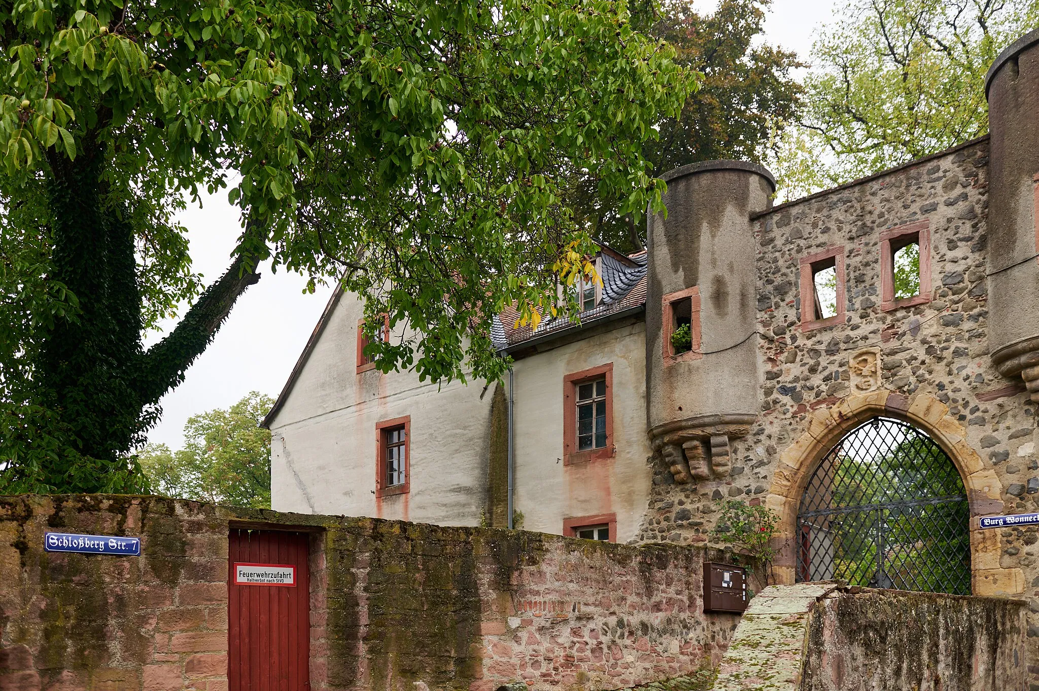 Photo showing: Nidderau :Windecken, Schlossbergstraße Burg Wonnecken