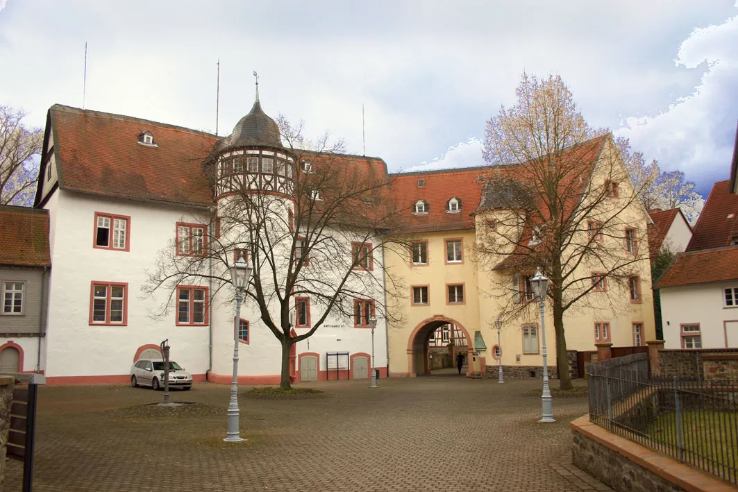 Photo showing: Innenhof des Schlosses in Nidda im Wetteraukreis, Deutschland, heute Amtsgericht