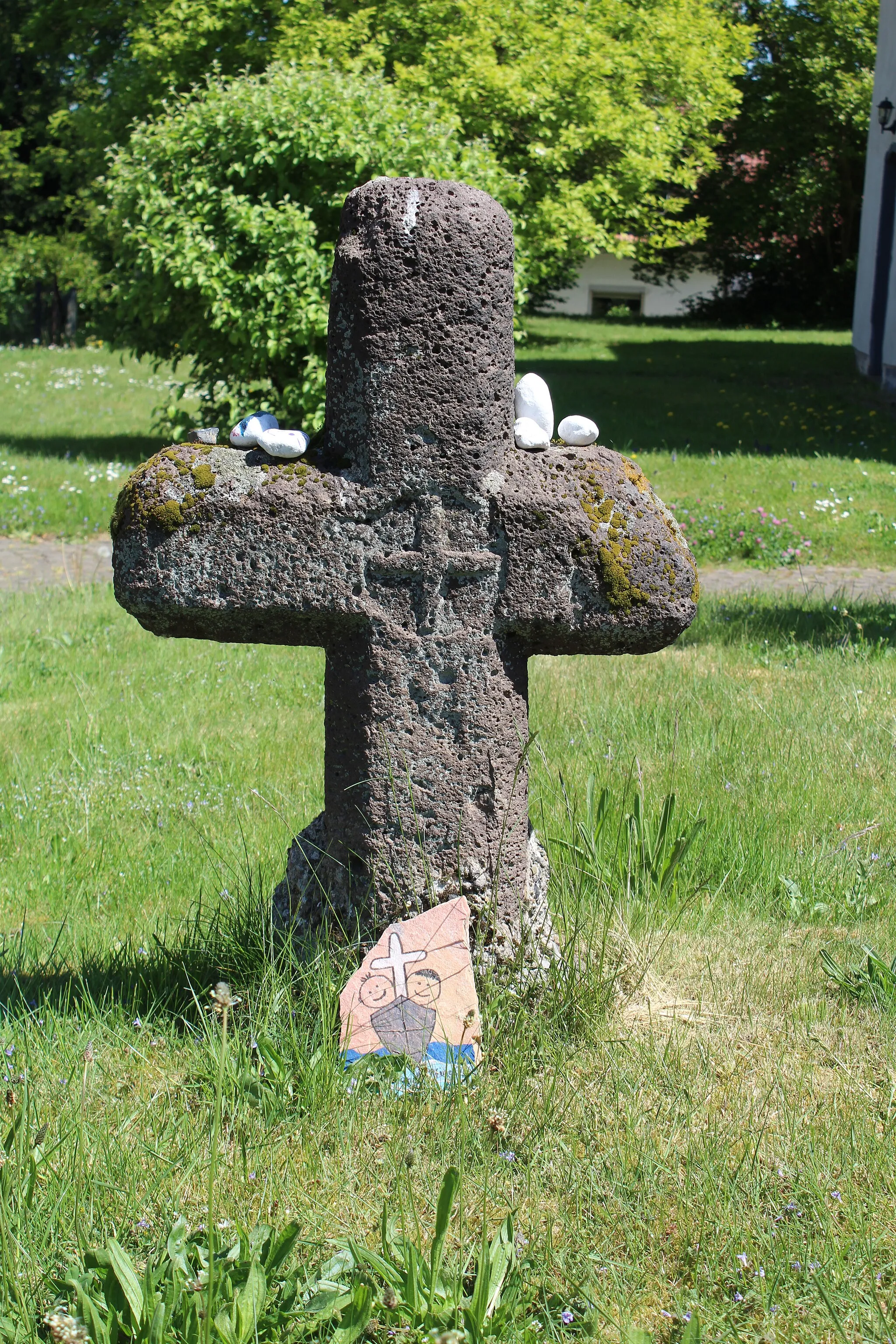 Photo showing: Evangelische Kirche Flensungen, Gemeinde Mücke, Vogelsbergkreis, Hessen, Deutschland