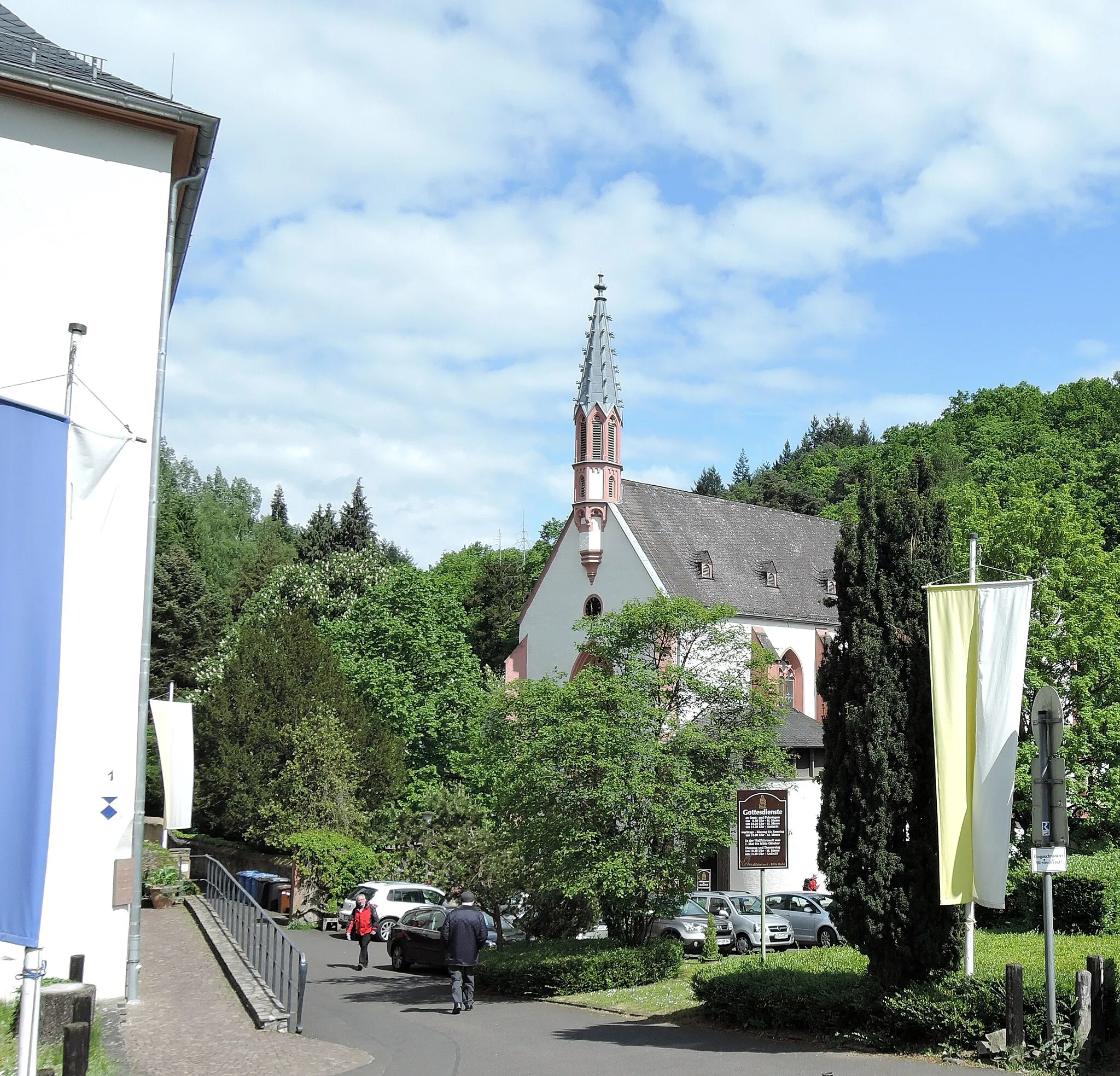 Photo showing: Kloster Marienthal (Geisenheim) Zufahrtsweg und Wallfahrtskirche