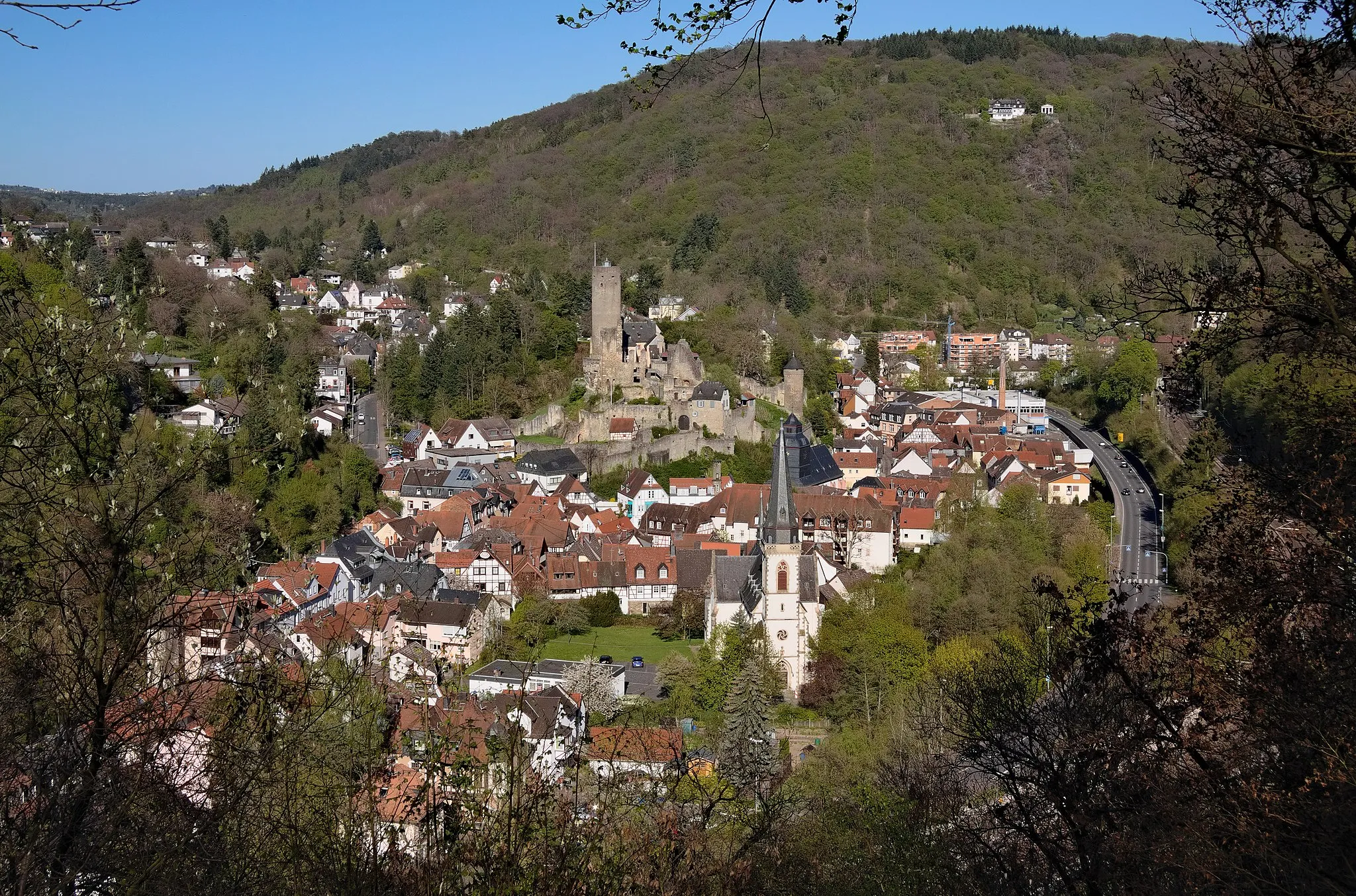 Photo showing: Eppstein, Taunus, Germany. Overall view from west-southwestern direction, from the former mountain park "Villa Anna".