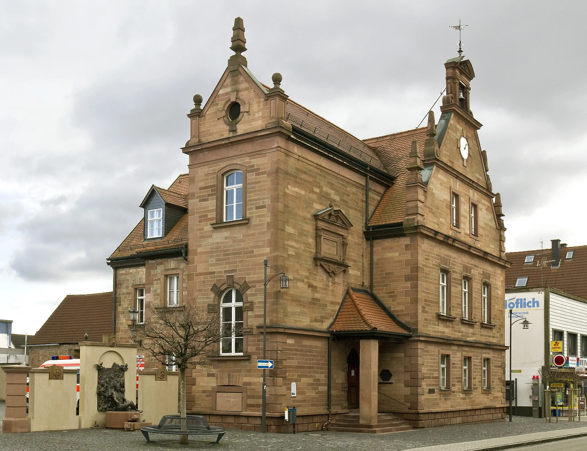 Photo showing: Großostheim, altes Rathaus