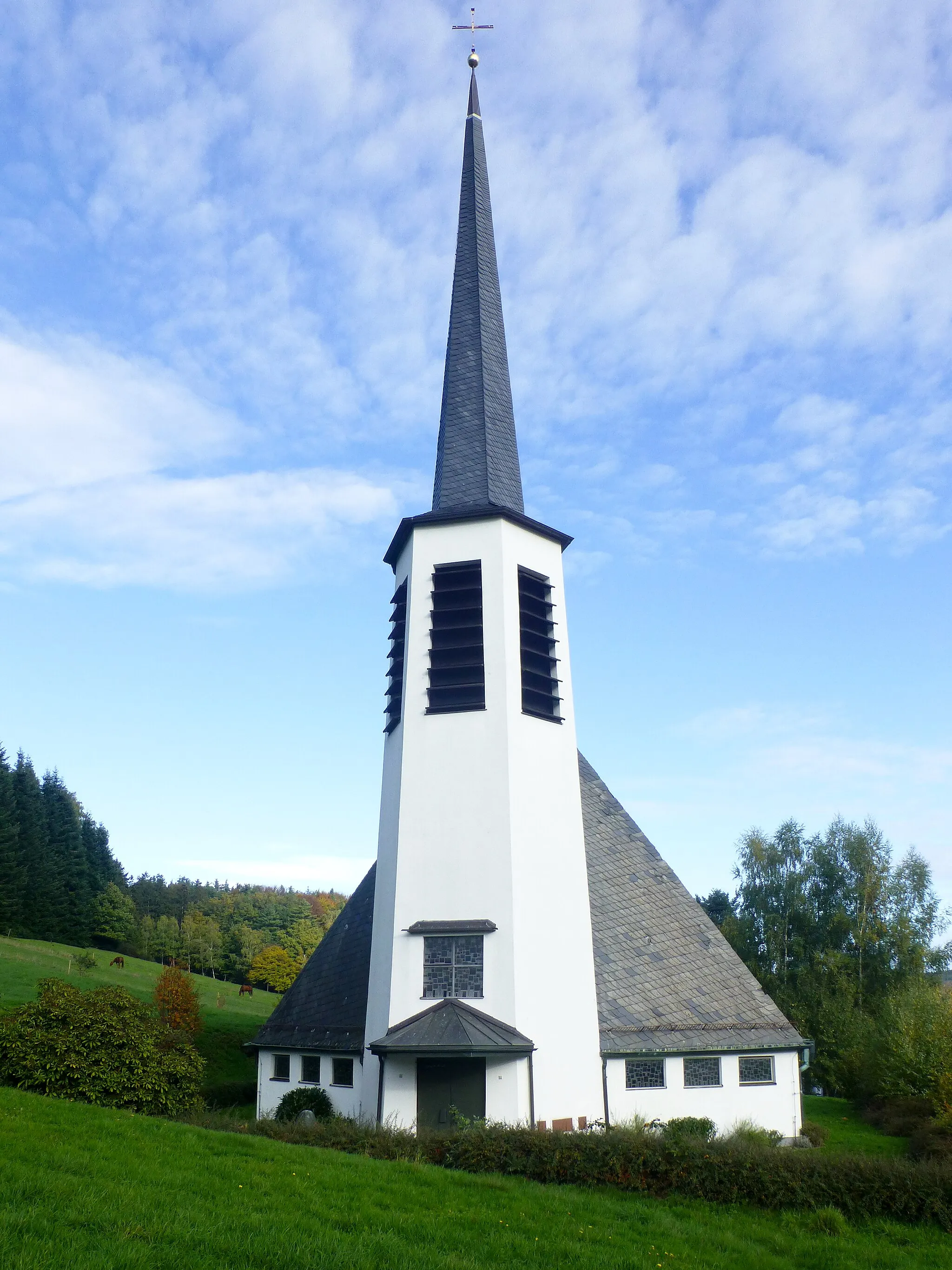 Photo showing: Dreifaltigkeitskirche in Kocherbach, einem Ortsteil von Wald-Michelbach