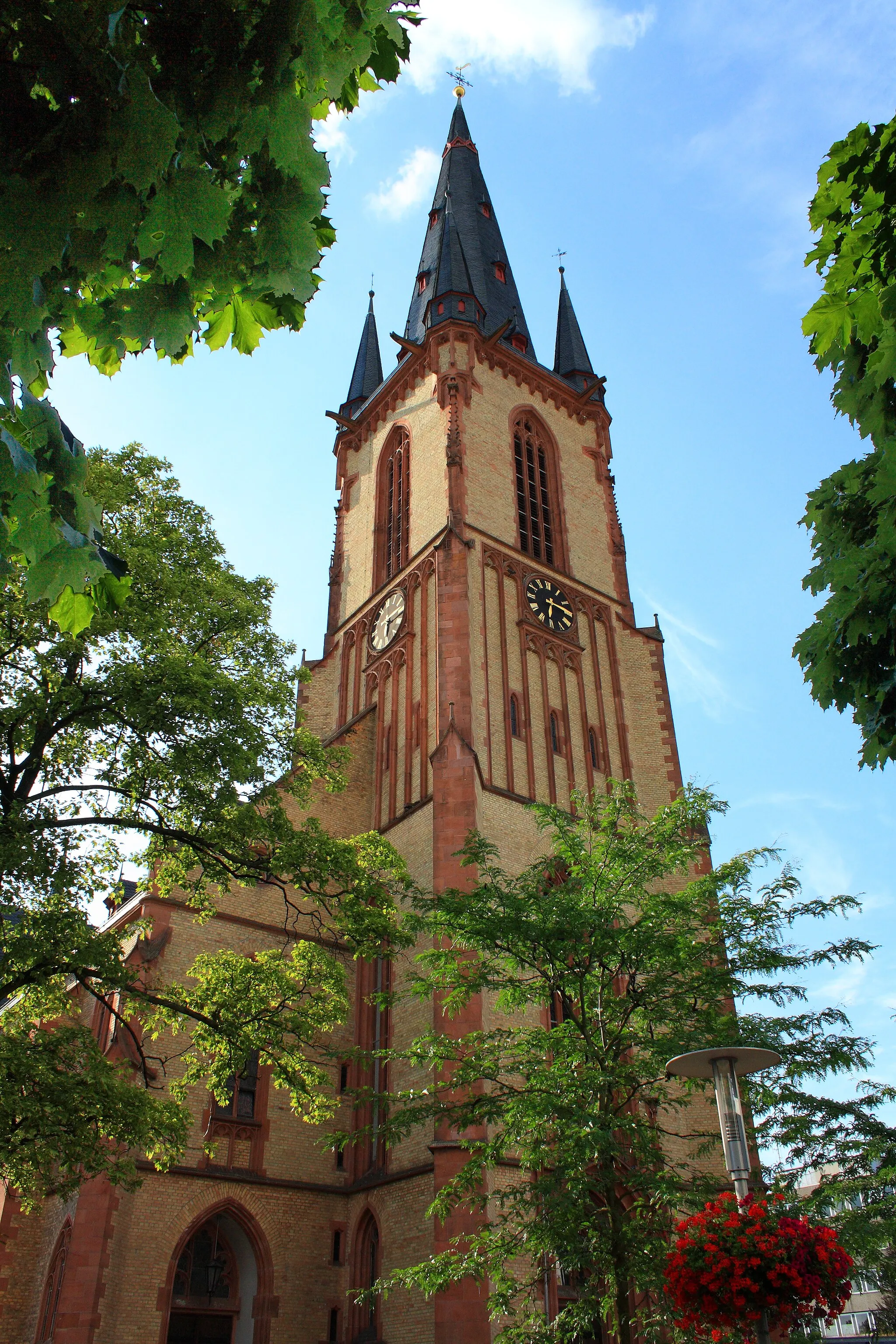 Photo showing: Viernheim, St. Aposteln Kirche