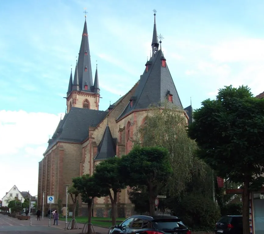 Photo showing: Katholische Kirche in Viernheim