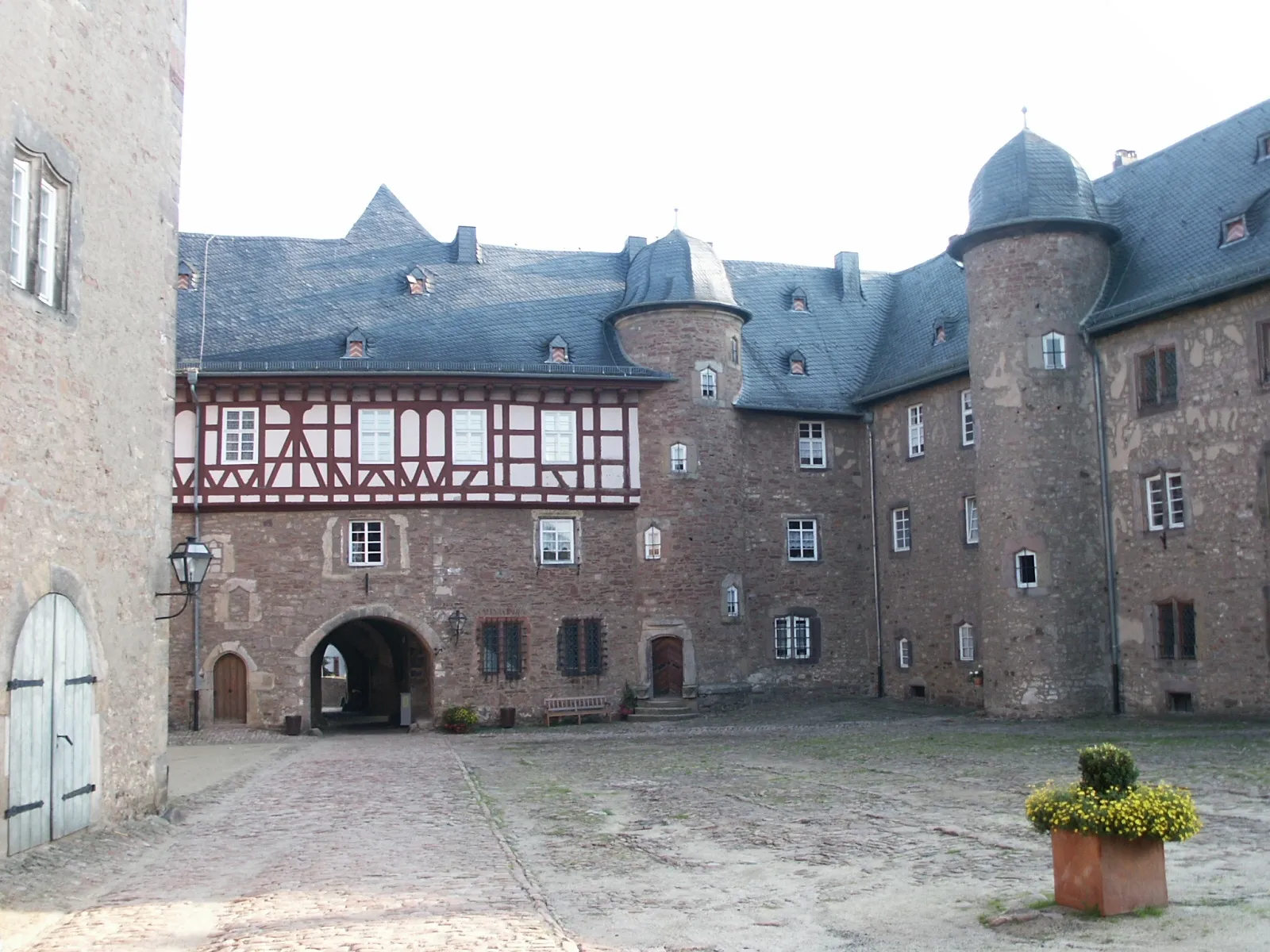 Photo showing: Innenhof Schloss in Steinau