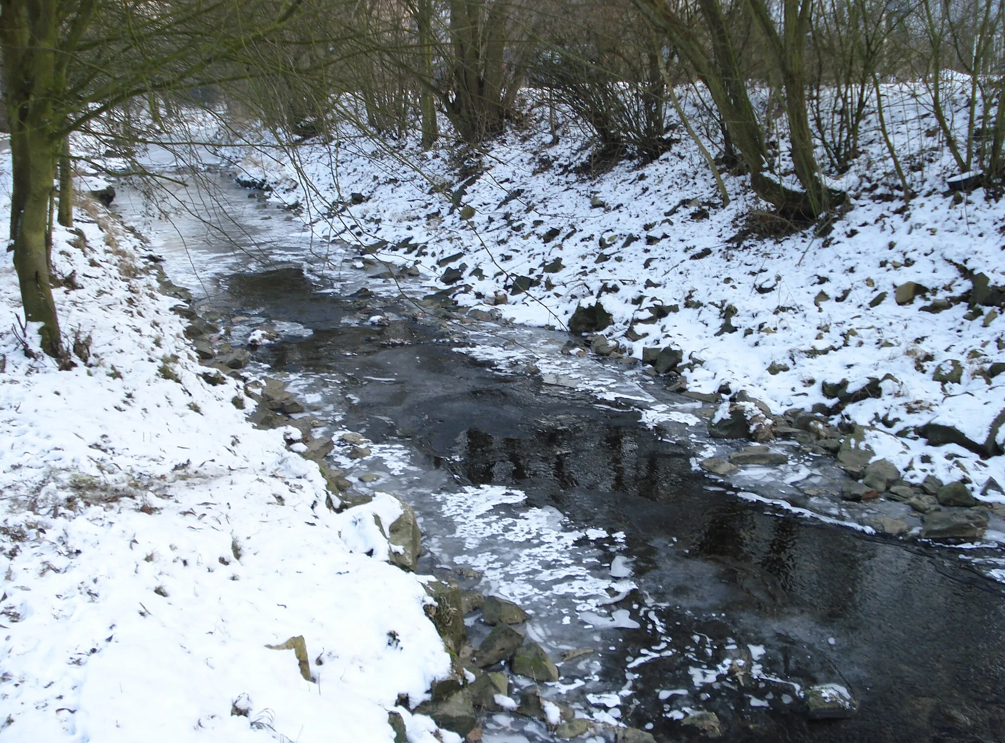 Photo showing: Der vereiste Eschbach in Ober-Eschbach im Januar 2009