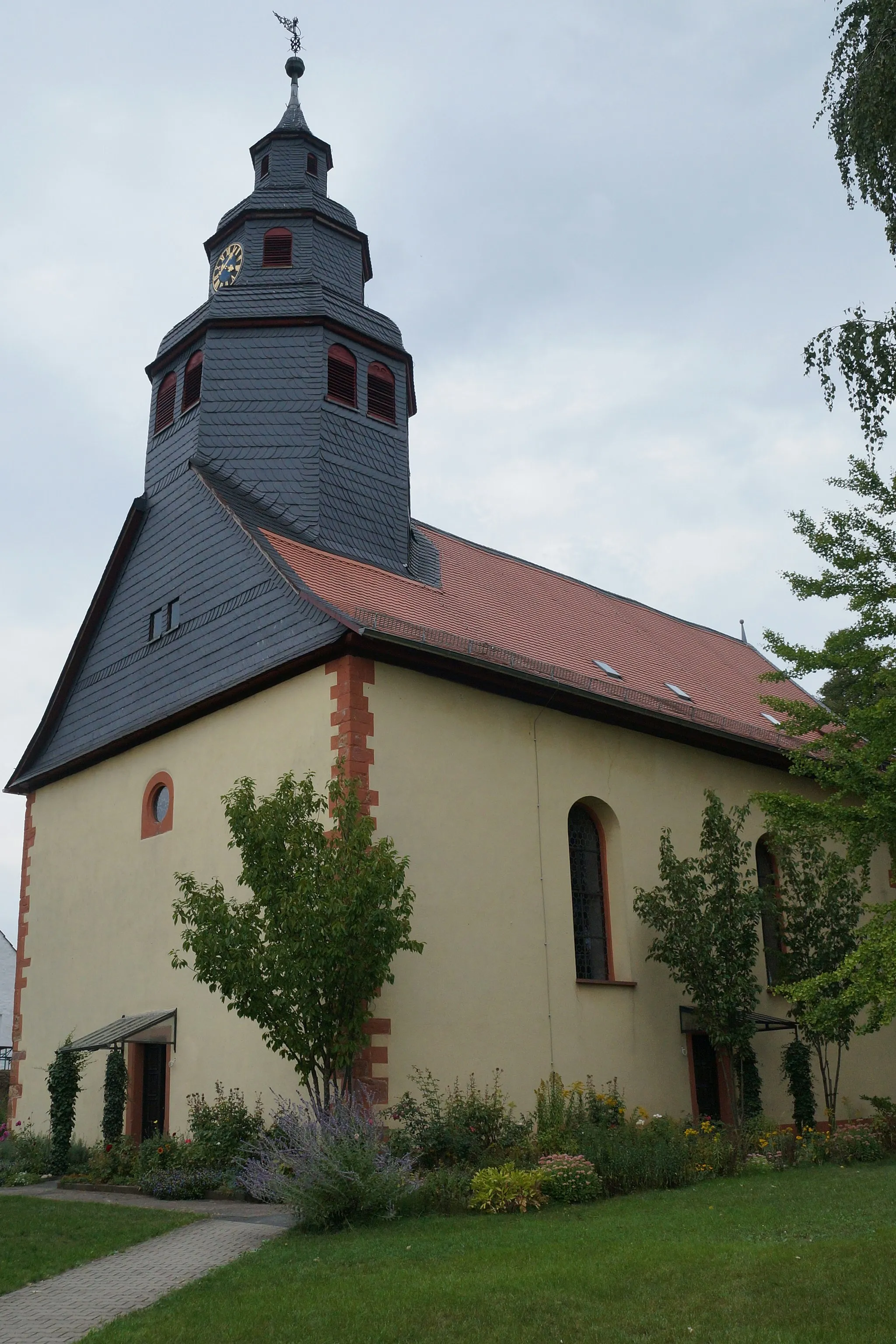 Photo showing: Evangelische Pfarrkirche, Okarben