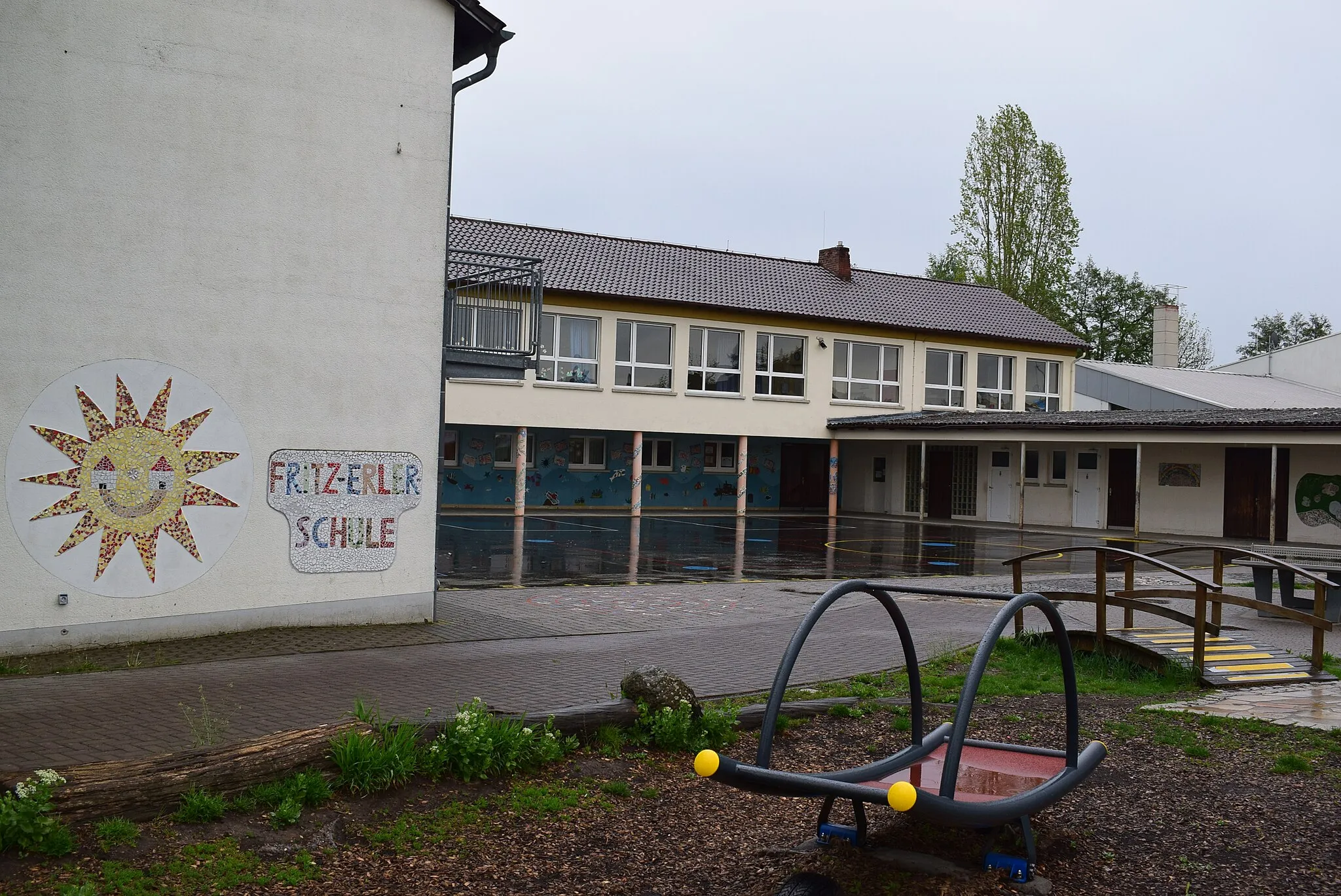 Photo showing: Fritz-Erler-Schule in Ober-Wöllstadt