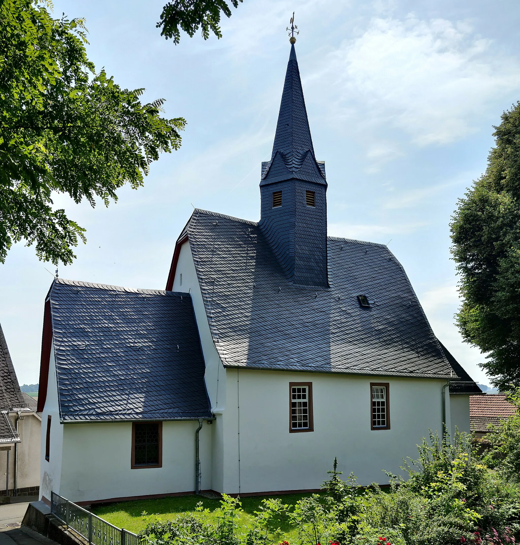 Photo showing: Evangelische Kirche Atzenhain, Gemeinde Mücke, Vogelsbergkreis, Hessen, Deutschland