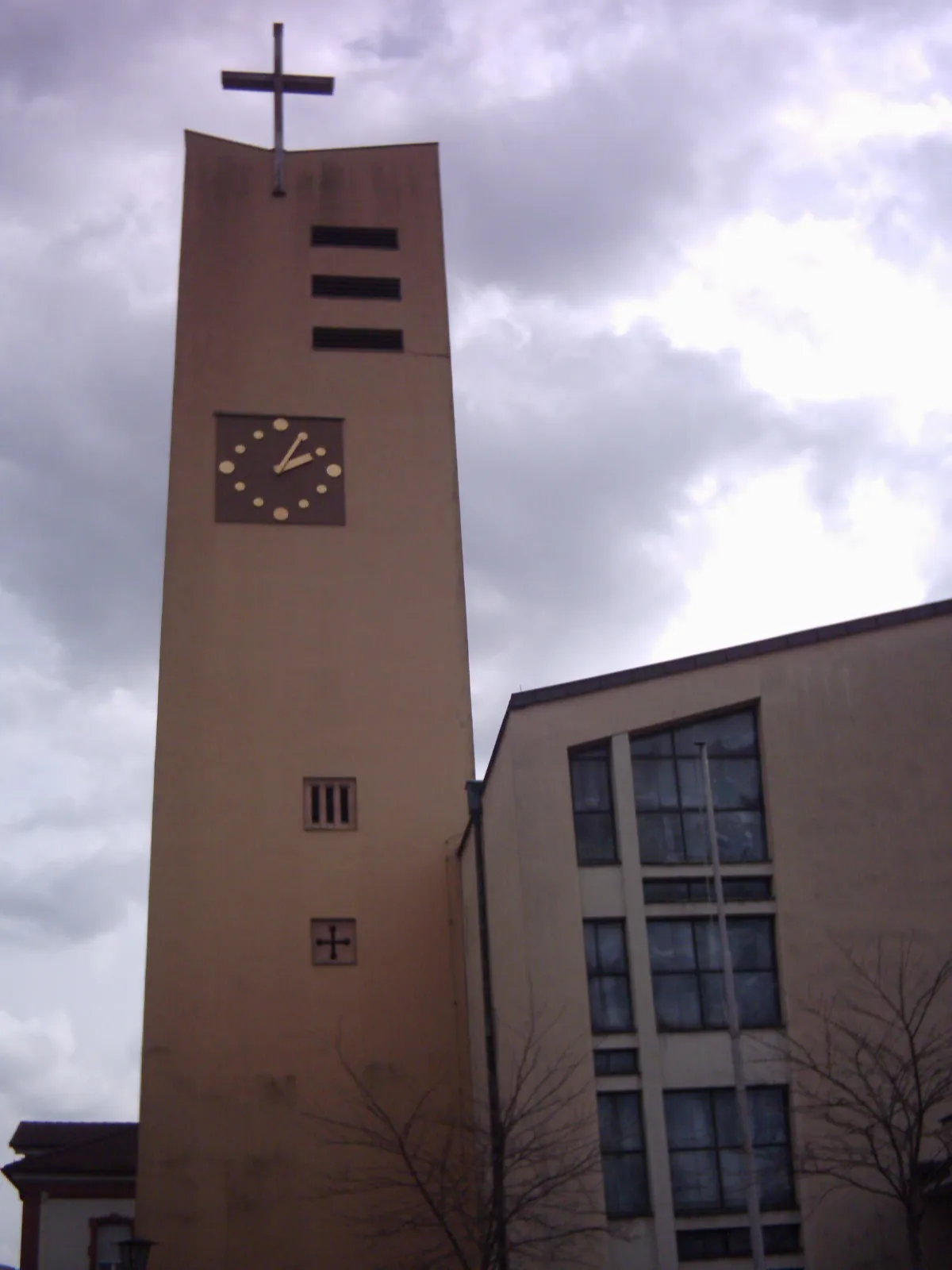 Photo showing: katholische Kirche St. Lucia in Mühlheim-Lämmerspiel