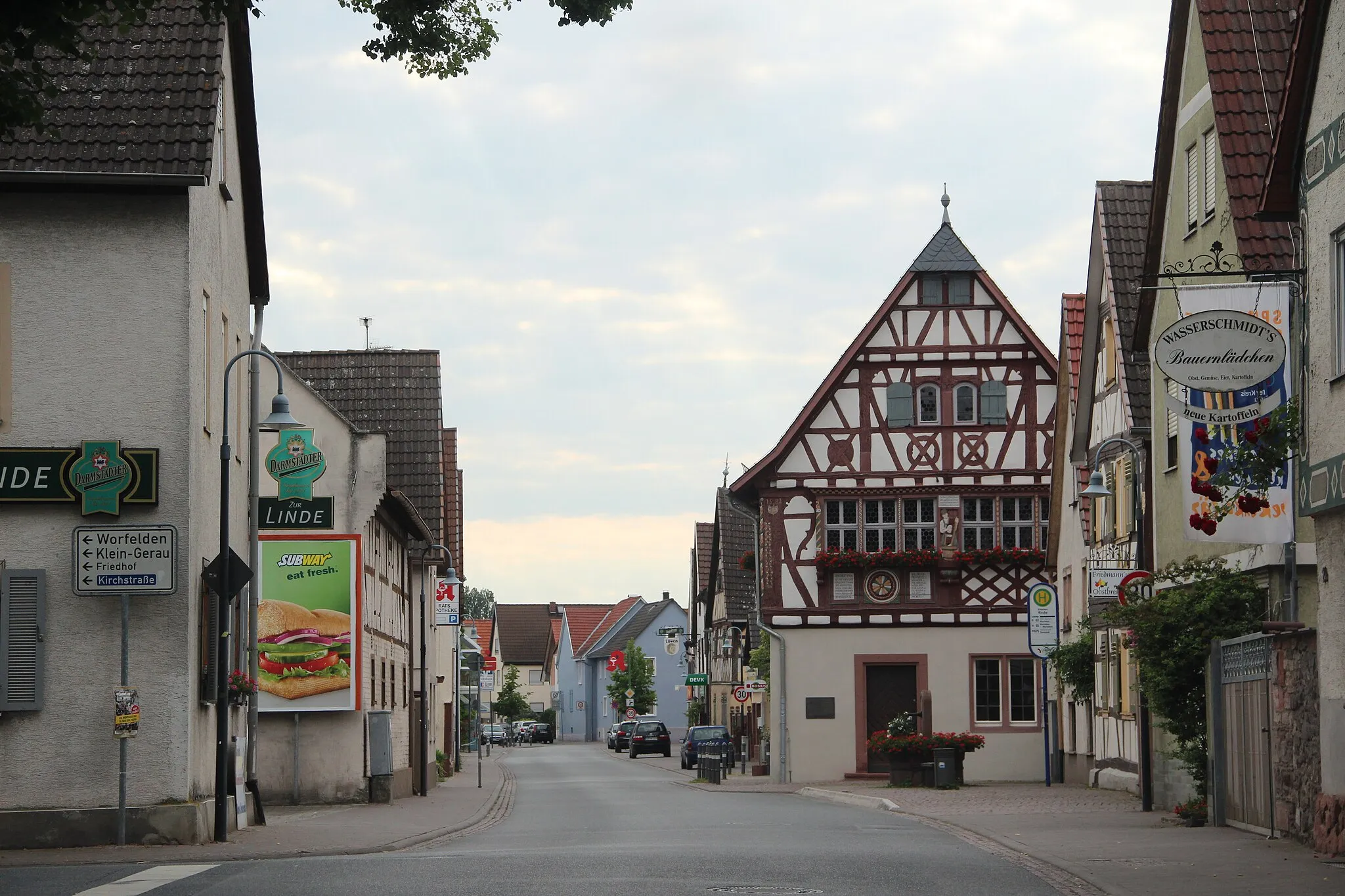 Photo showing: Büttelborn Mainzer Str. - Kirchstr.