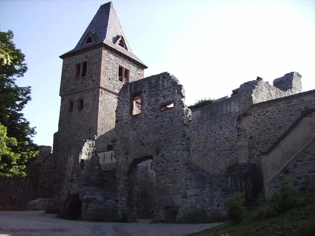 Photo showing: Ruins of the inner castle of Burg Frankenstein