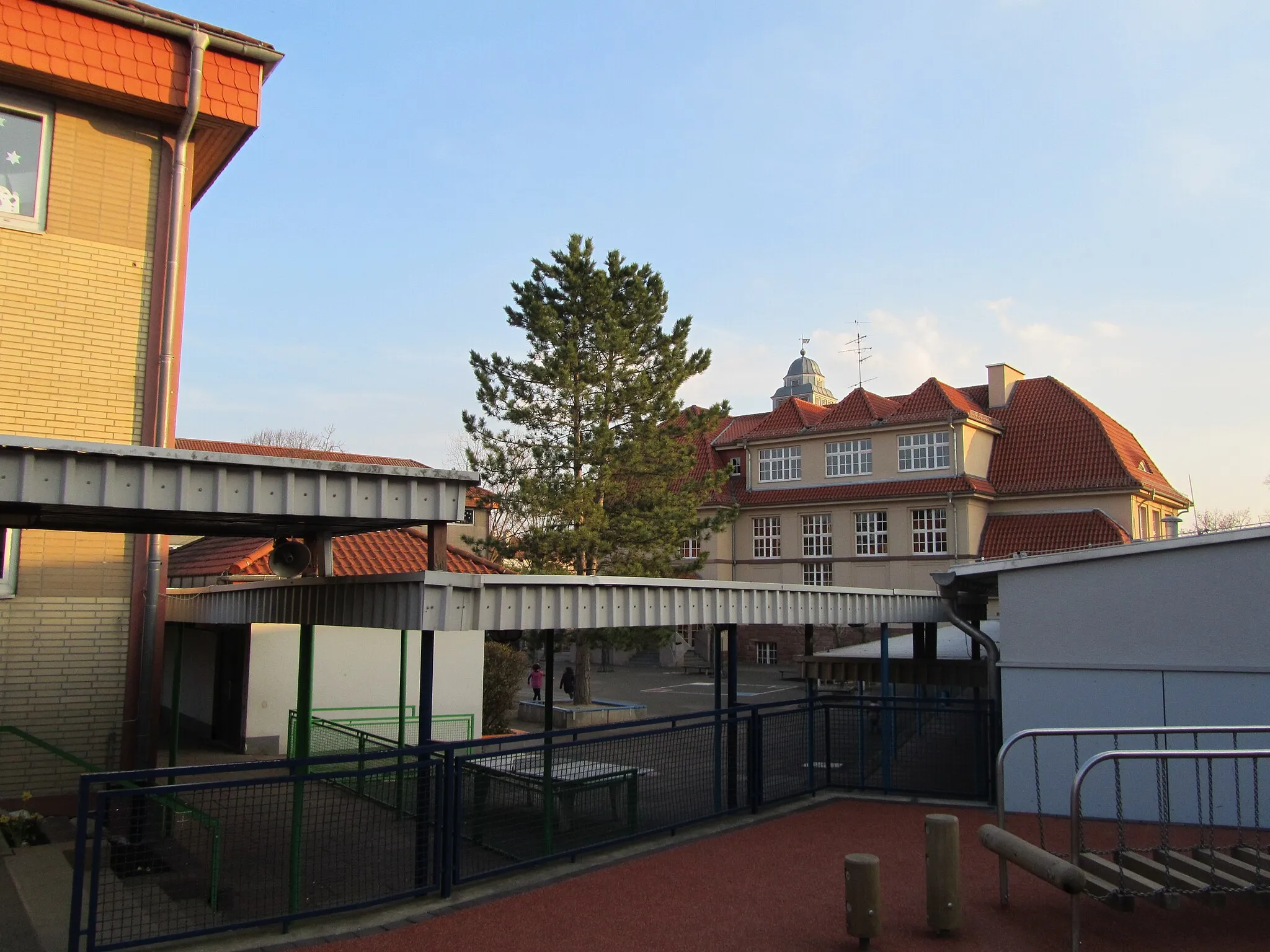 Photo showing: Bad Soden Taunus Theodor heuss schule