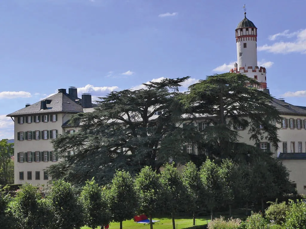 Photo showing: Bad Homburg Schloss and 'White Tower'