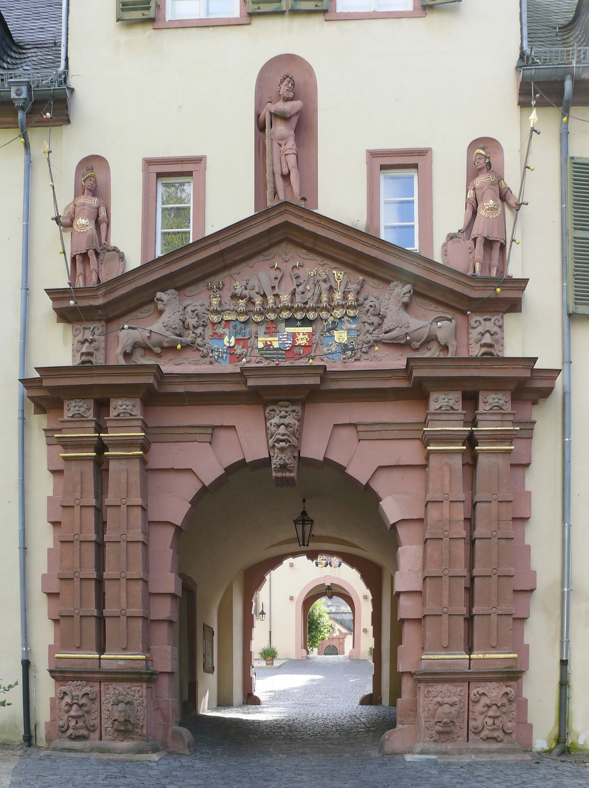 Photo showing: The lower portal of Bad Homburg castle. Bad Homburg, Hesse, Germany.