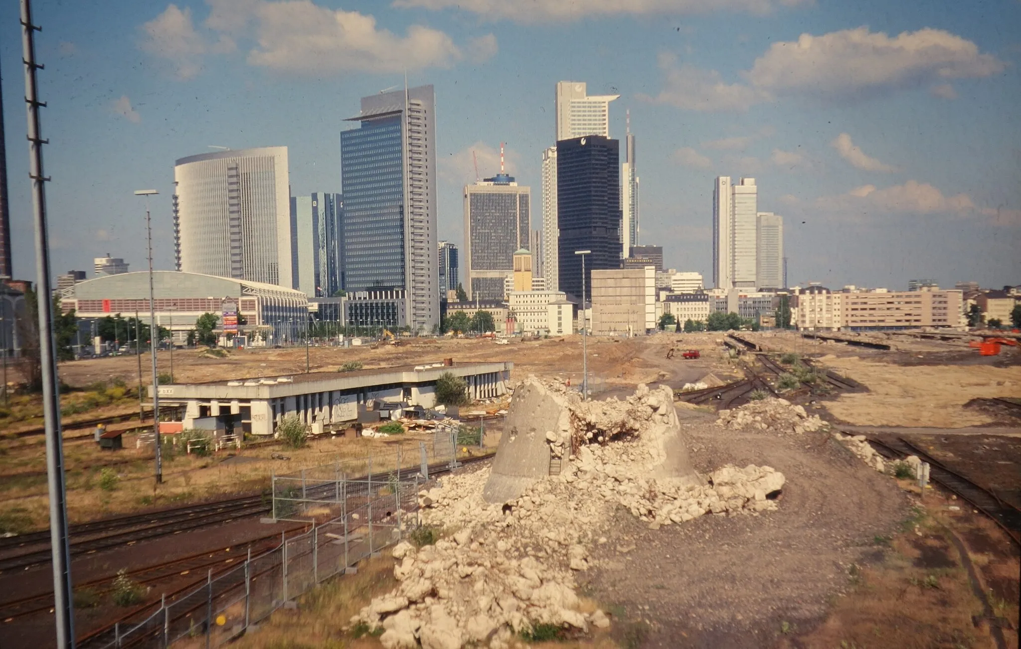 Photo showing: Frankfurt Switchyard while demolishing, at the beginning of the 21st century