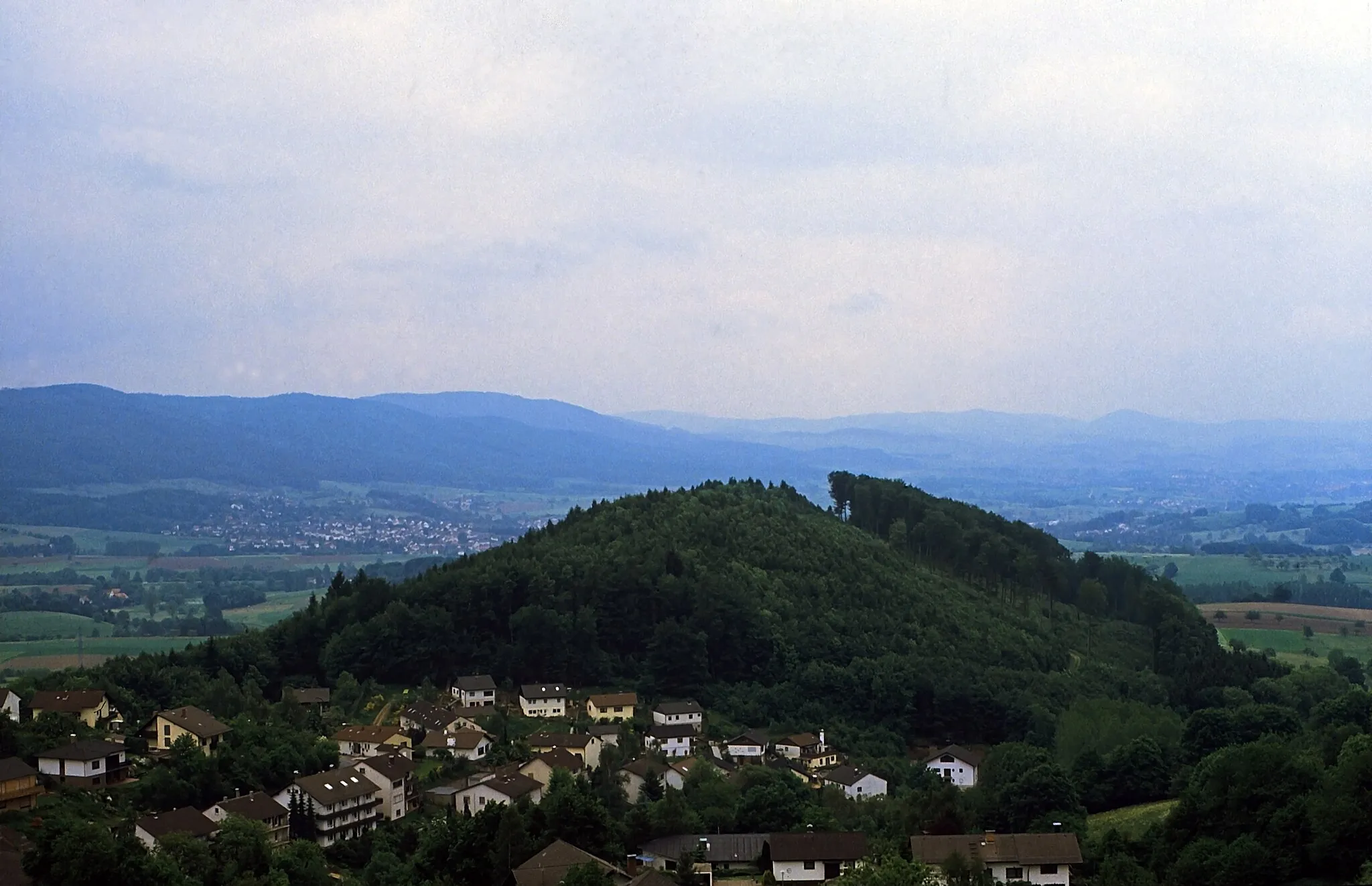 Photo showing: Blick von der Burgruine Lindenfels auf Lindenfels