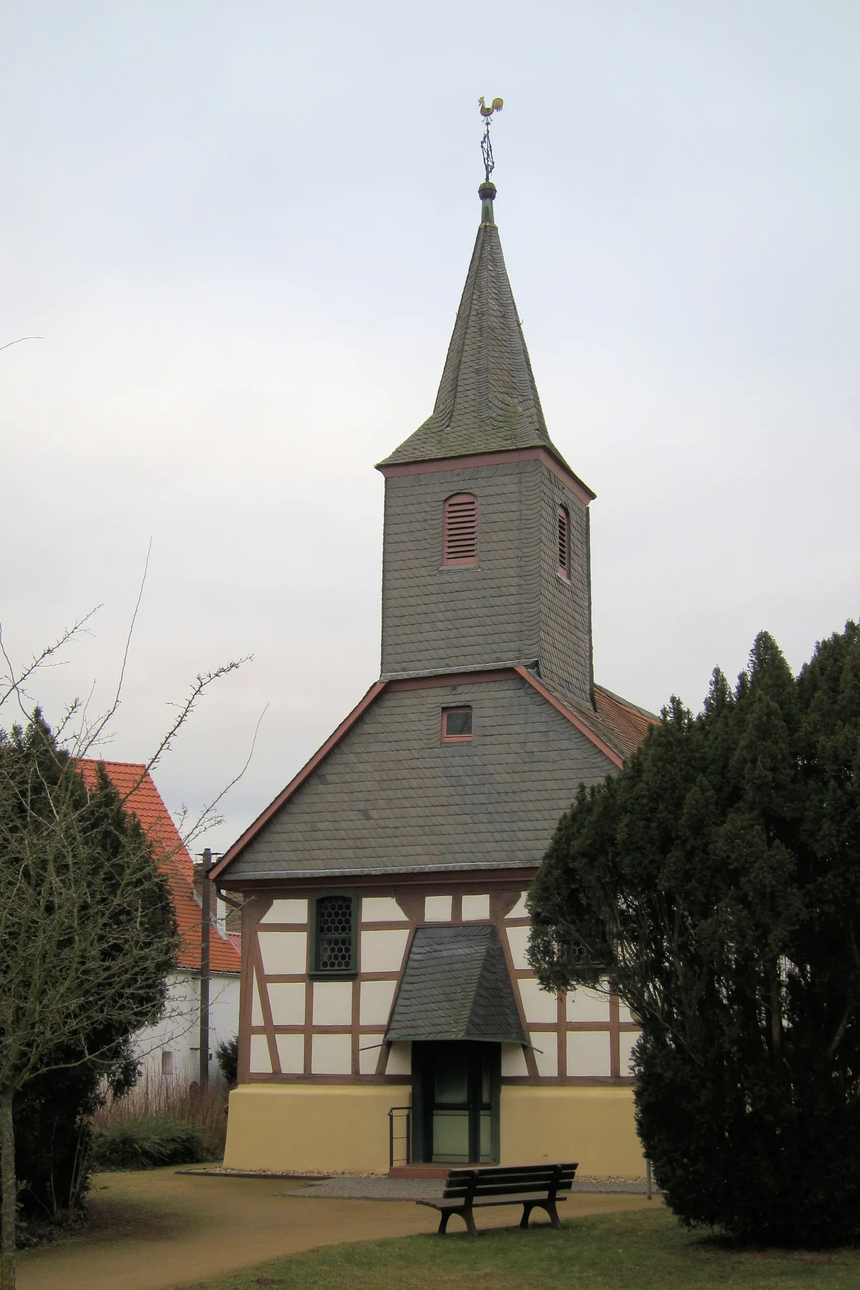 Photo showing: Evangelische Kirche in Büttelborn-Worfelden (Ansicht von Westen)