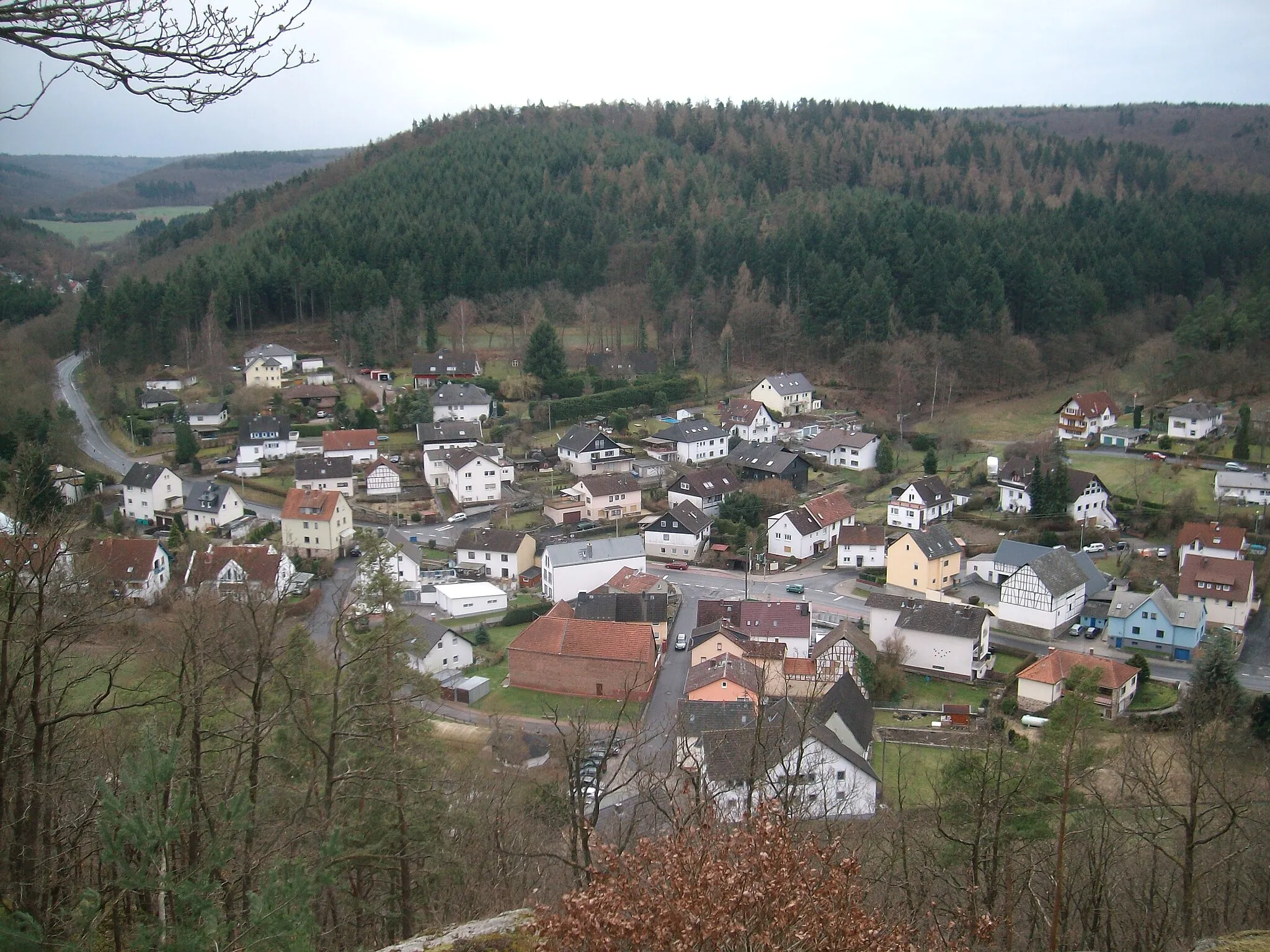 Photo showing: Blick von Philipsruhe/Burg Holdersberg auf Niederauroff
