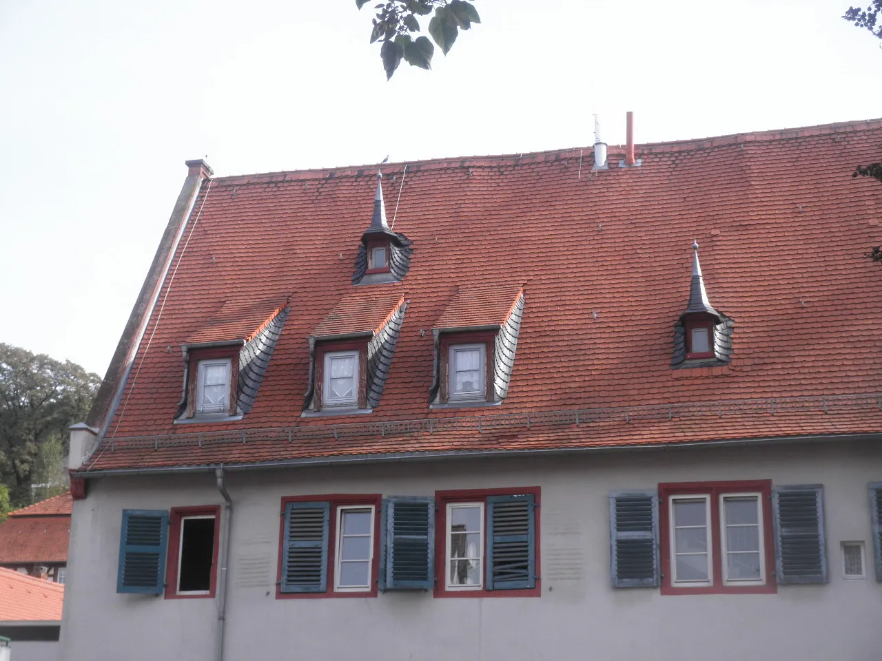Photo showing: domo Obertor 1 (historia juĝejo) en Zwingenberg (Bergstraße), orienta, parka flanko