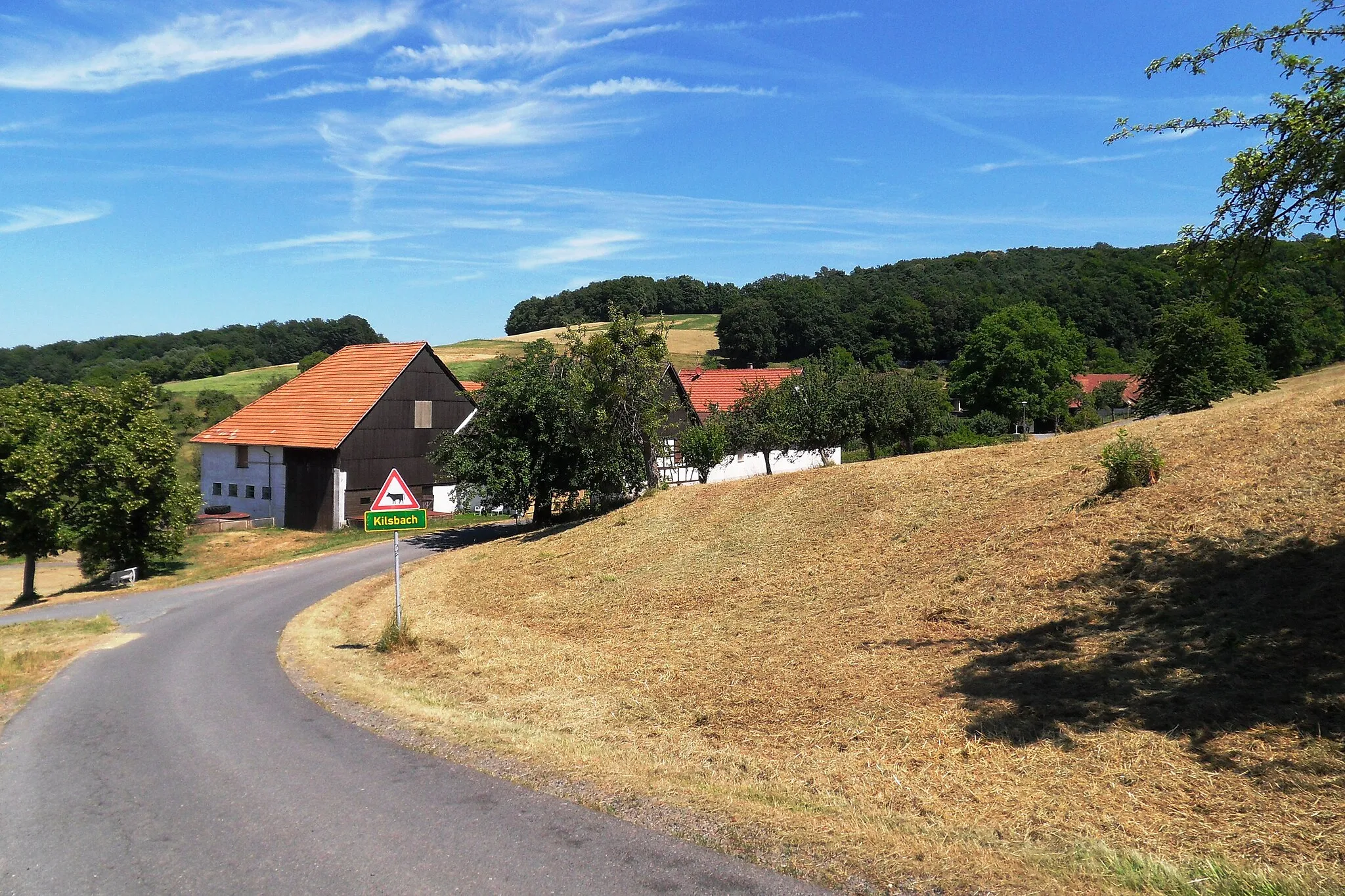 Photo showing: Blick von Südwesten, aus Richtung Affhöllerbach kommend, auf den Weiler Kilsbach