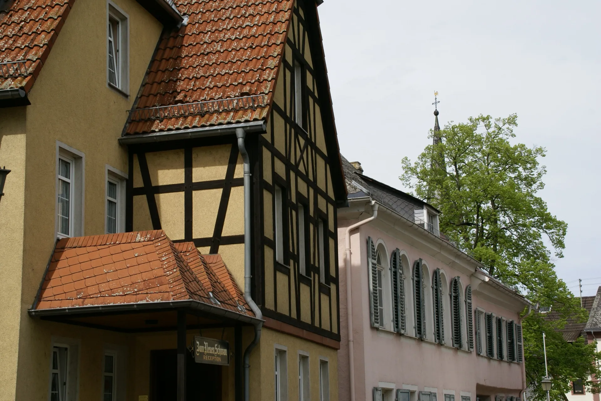 Photo showing: Rheinstraße (Rhine Street) in Walluf near Wiesbaden, Germany
