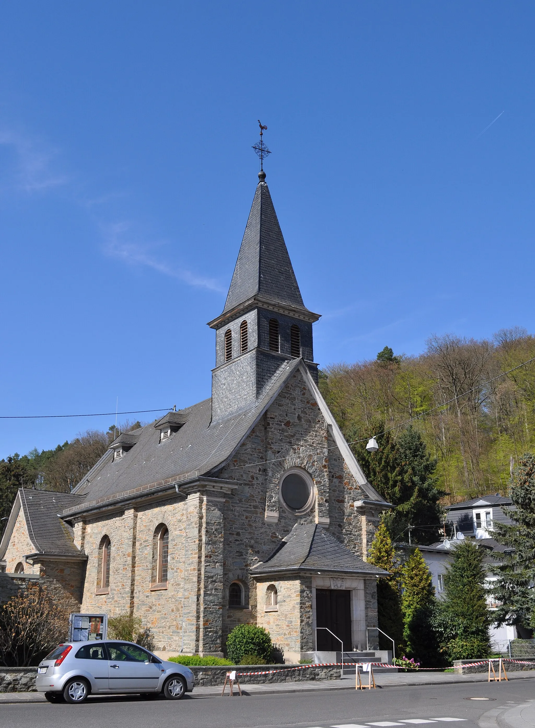 Photo showing: Kirche Herz Jesu (Lorsbach)