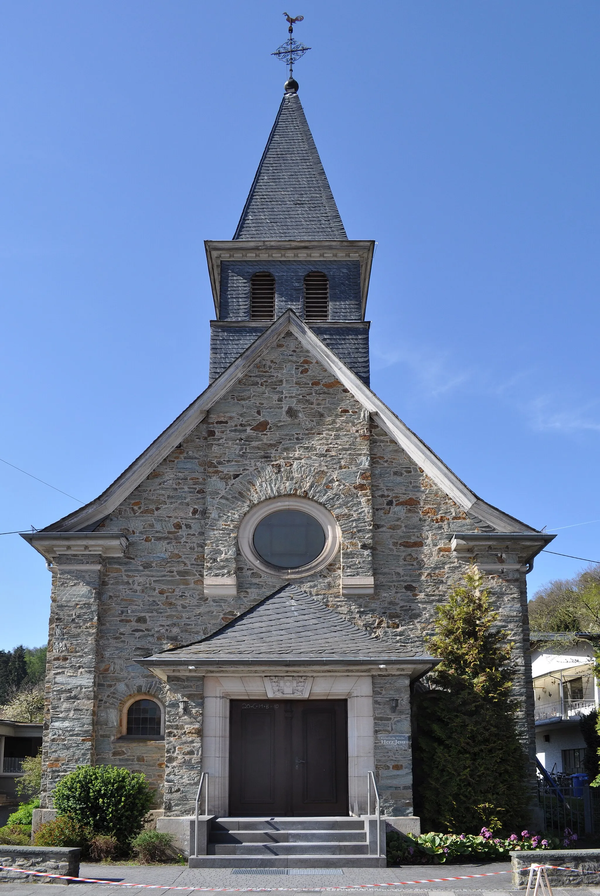 Photo showing: Kirche Herz Jesu (Lorsbach)