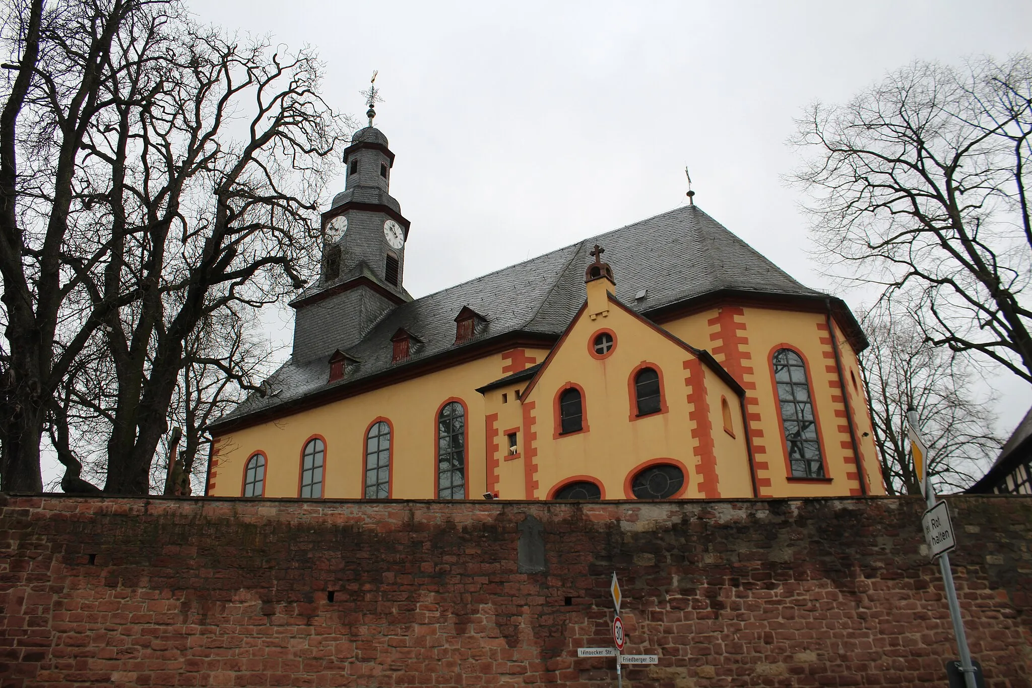 Photo showing: Kath. Kirche Mariä Verkündigung, Heldenbergen, Nidderau, Main-Kinzig-Kreis, Hessen, Deutschland