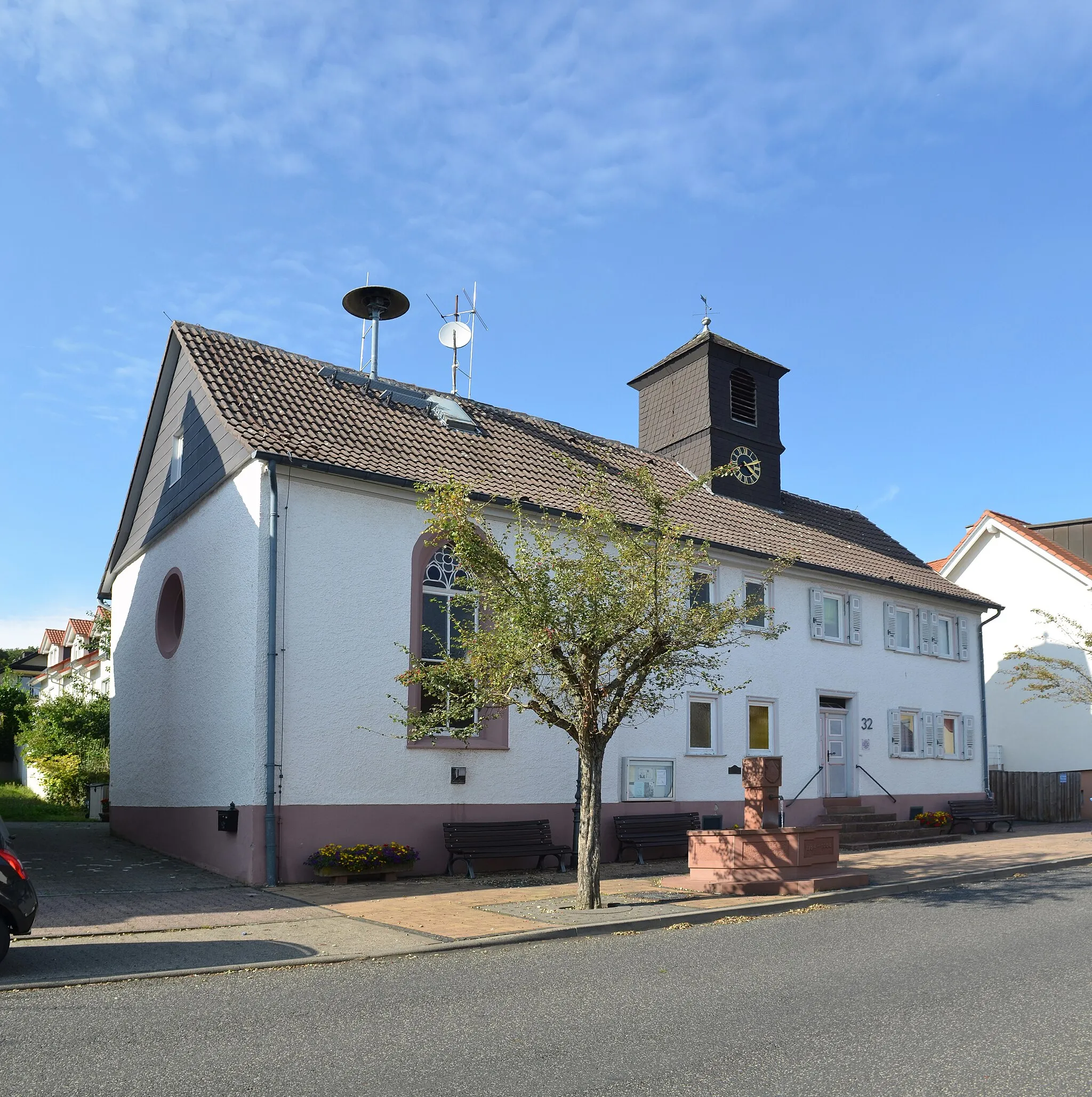 Photo showing: Ehemaliges Schul- und Bethaus Dillingen, Dillinger Straße 32