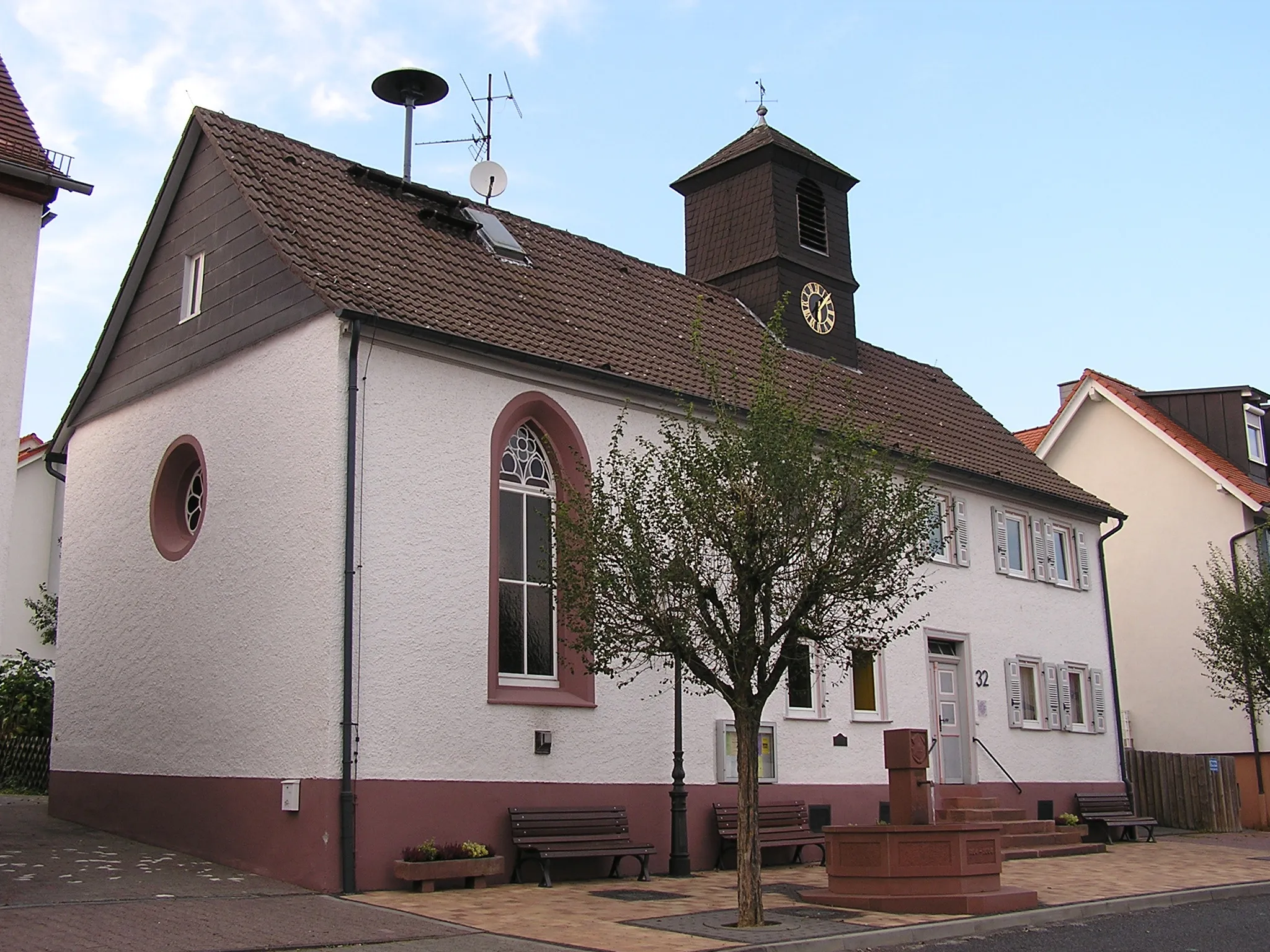 Photo showing: The church in Dillingen, a district of Friedrichsdorf. It is also called “Dillinger Dom” (Cathedral of Dillingen)