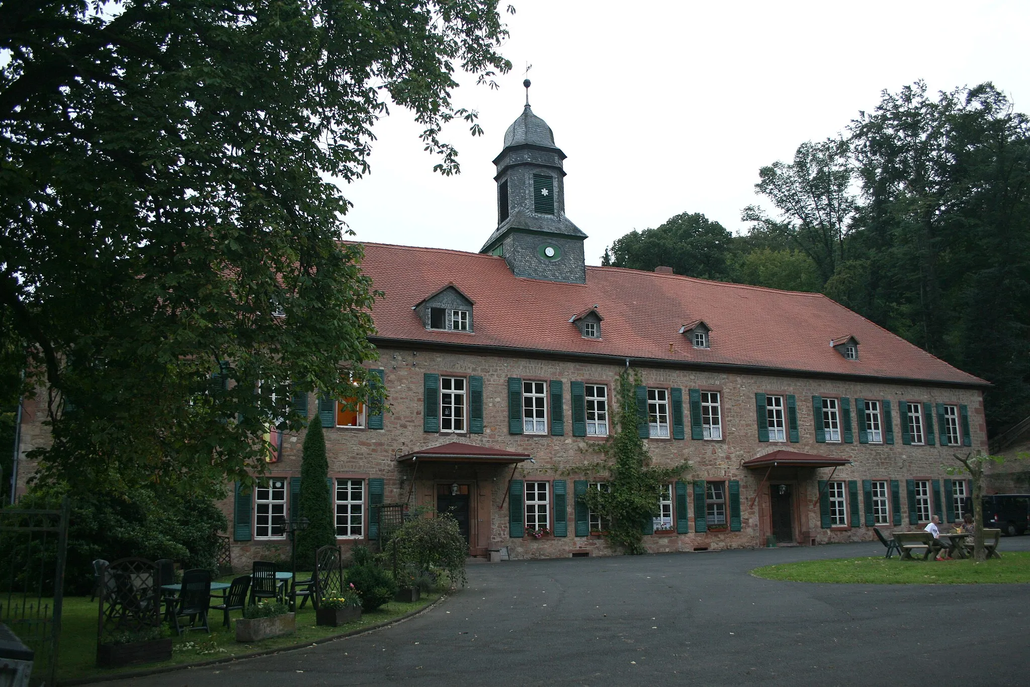 Photo showing: de:Schloss Gettenbach bei Gründau, Main-Kinzig-Kreis, Hessen, Ansicht von Osten.