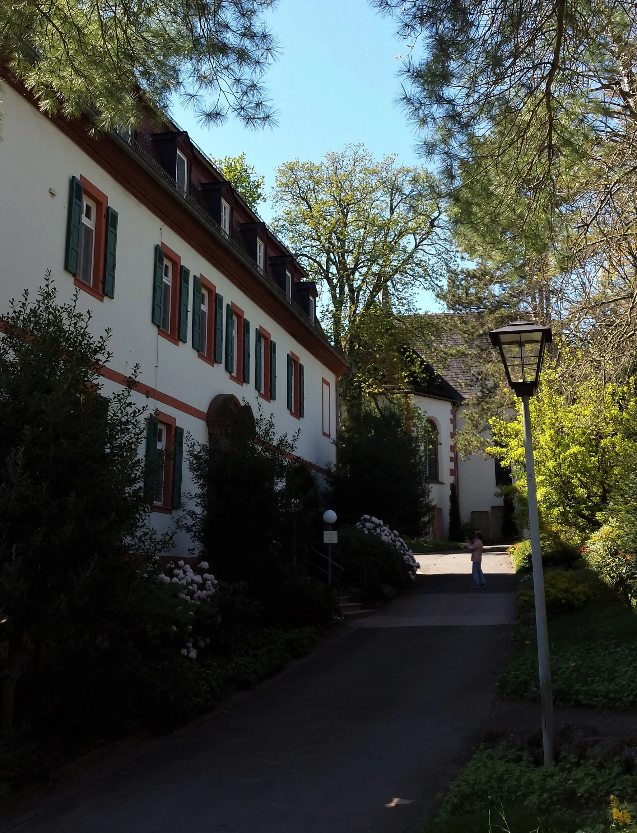 Photo showing: Gästehaus und Klosterkirche des Klosters Engelthal in Altenstadt (Wetterau)