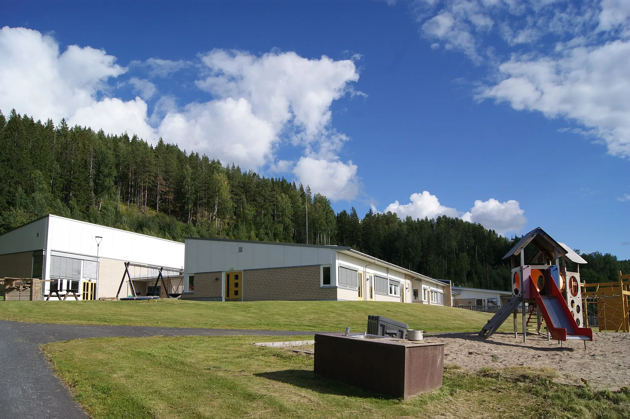 Photo showing: Espa skole og barnehage, har adresse Kjeldsrudenga 15, 2338 Espa · ca. 28 km fa Hamar