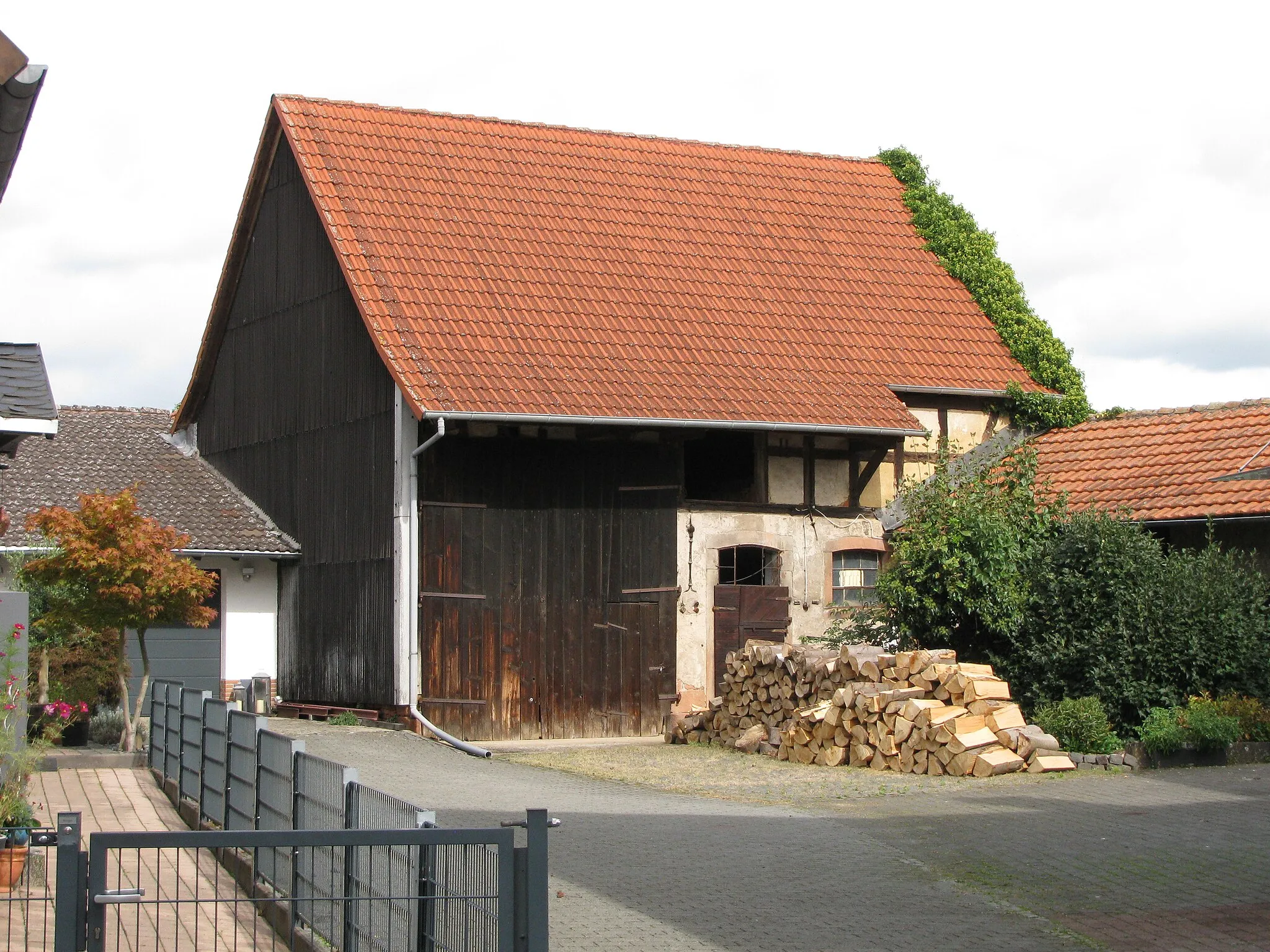 Photo showing: die Scheune des Hauses Beundehöfer Straße 7 in Ronneburg-Altwiedermus