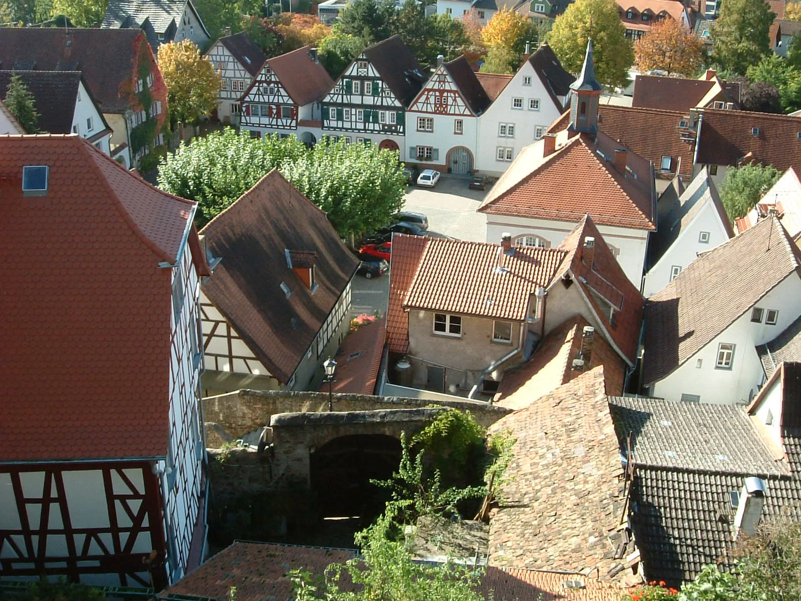 Photo showing: The Market Square in Zwingenberg.
Author: Phil Nolan