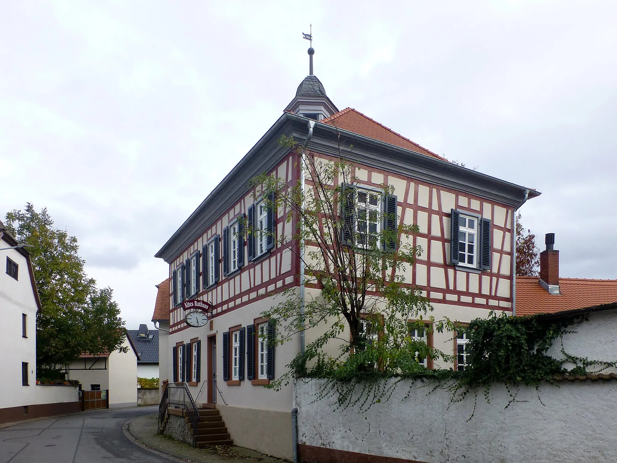 Photo showing: Altes Rathaus in Rodau, einem Stadtteil von Zwingenberg an der Bergstraße