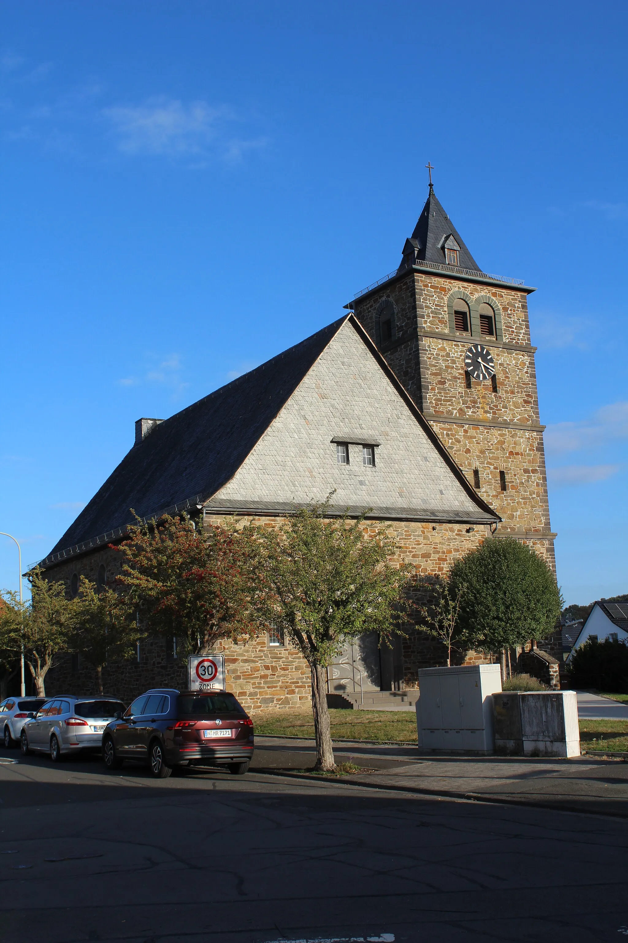 Photo showing: Evangelische Kirche Münchholzhausen, Wetzlar, Lahn-Dill-Kreis, Hessen, Deutschland