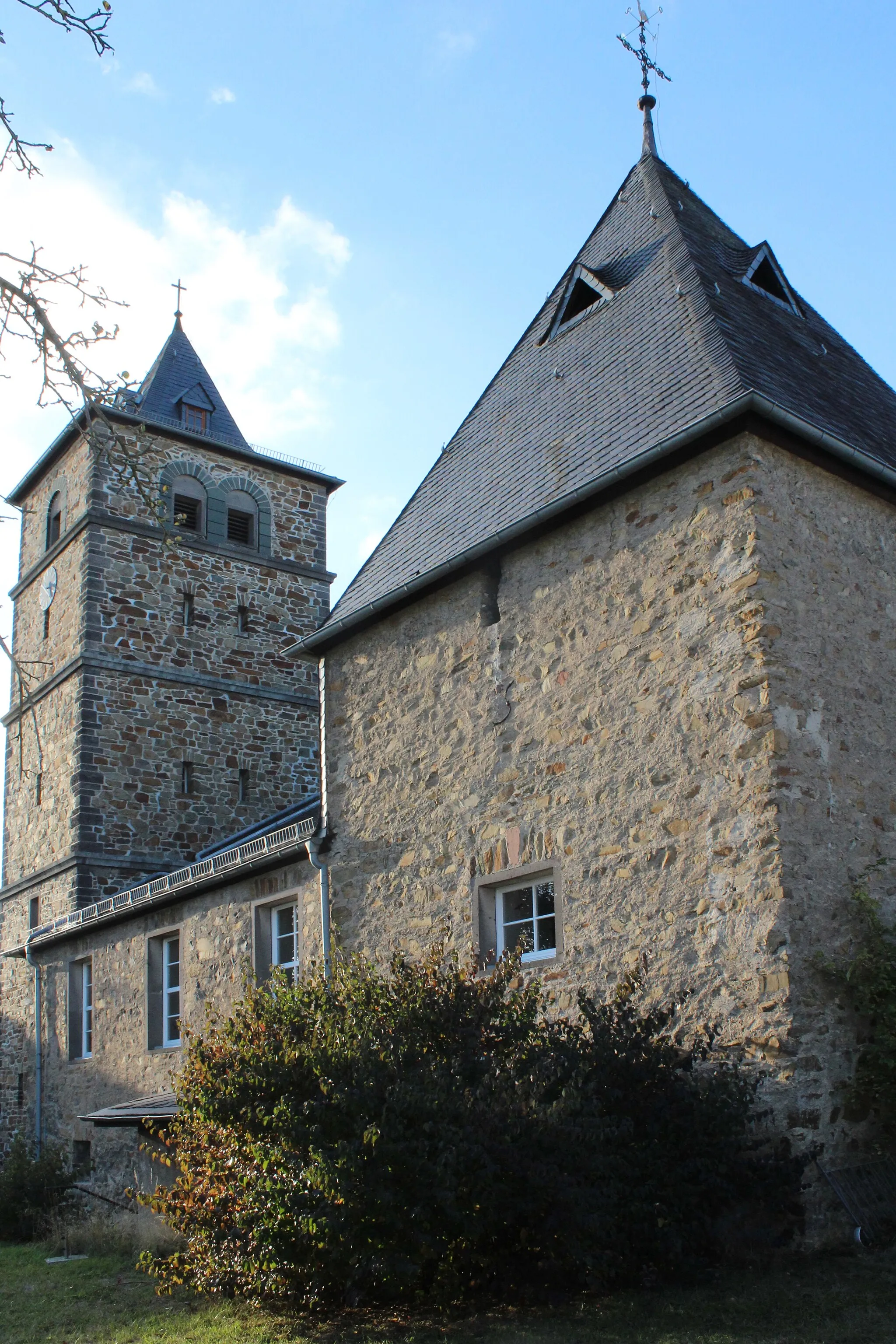 Photo showing: Evangelische Kirche Münchholzhausen, Wetzlar, Lahn-Dill-Kreis, Hessen, Deutschland