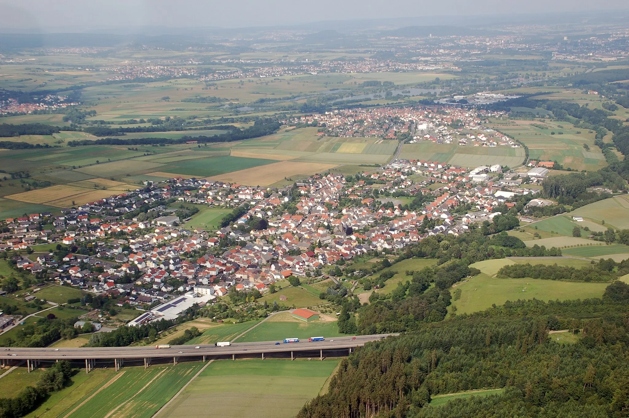 Photo showing: Aerial photograph of Muenchholzhausen, Wetzlar, Hessen, Germany