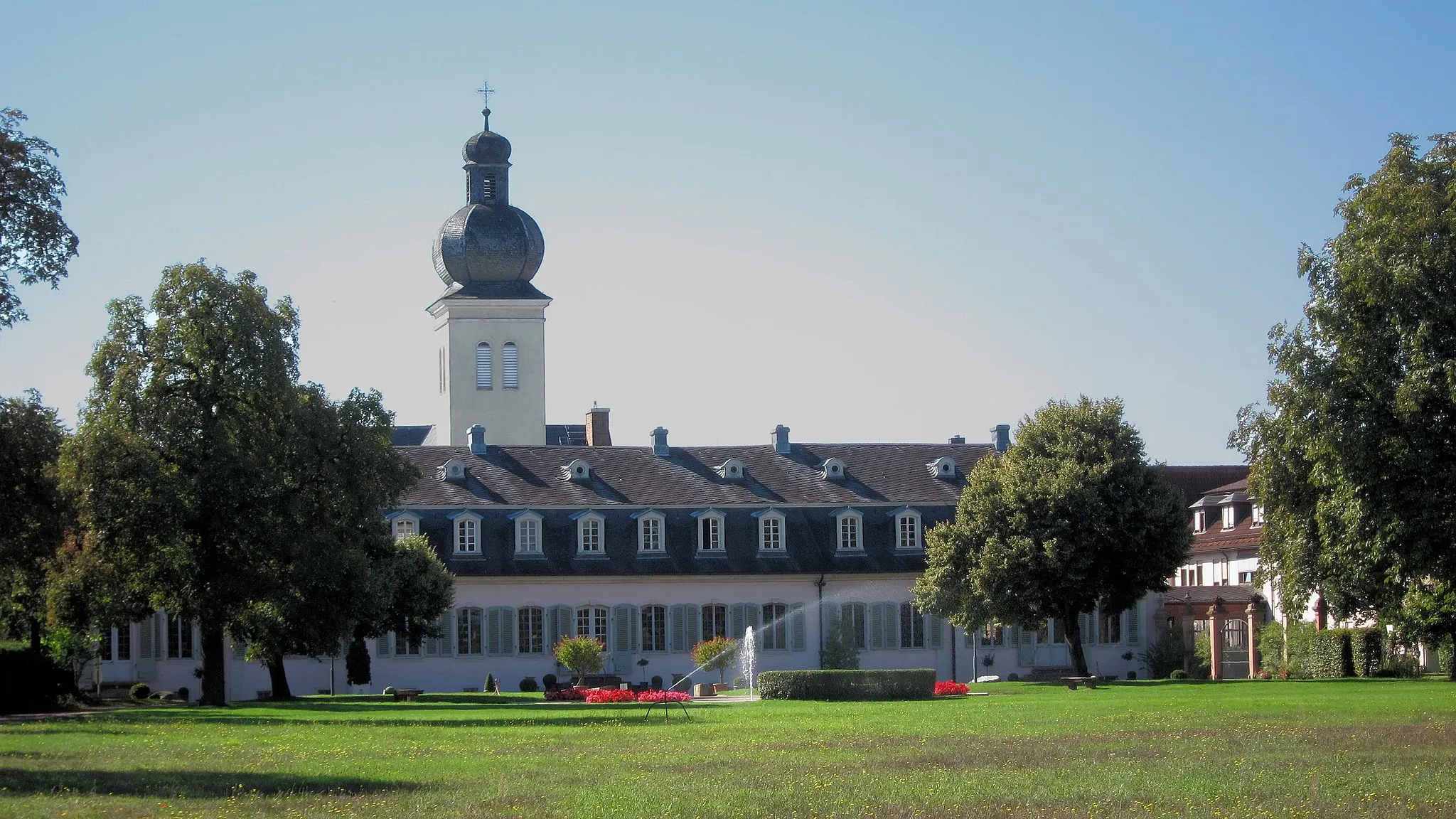 Photo showing: Schloss Braunshardt, vom Park aus gesehen