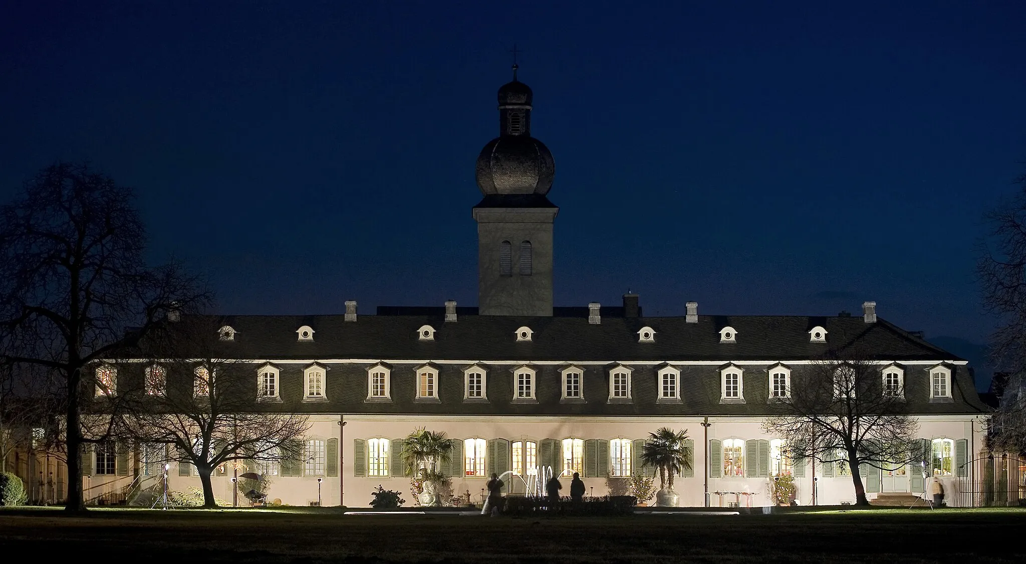 Photo showing: Castle Braunshardt at night. Built in 1670 by Prince Georg Wilhelm.