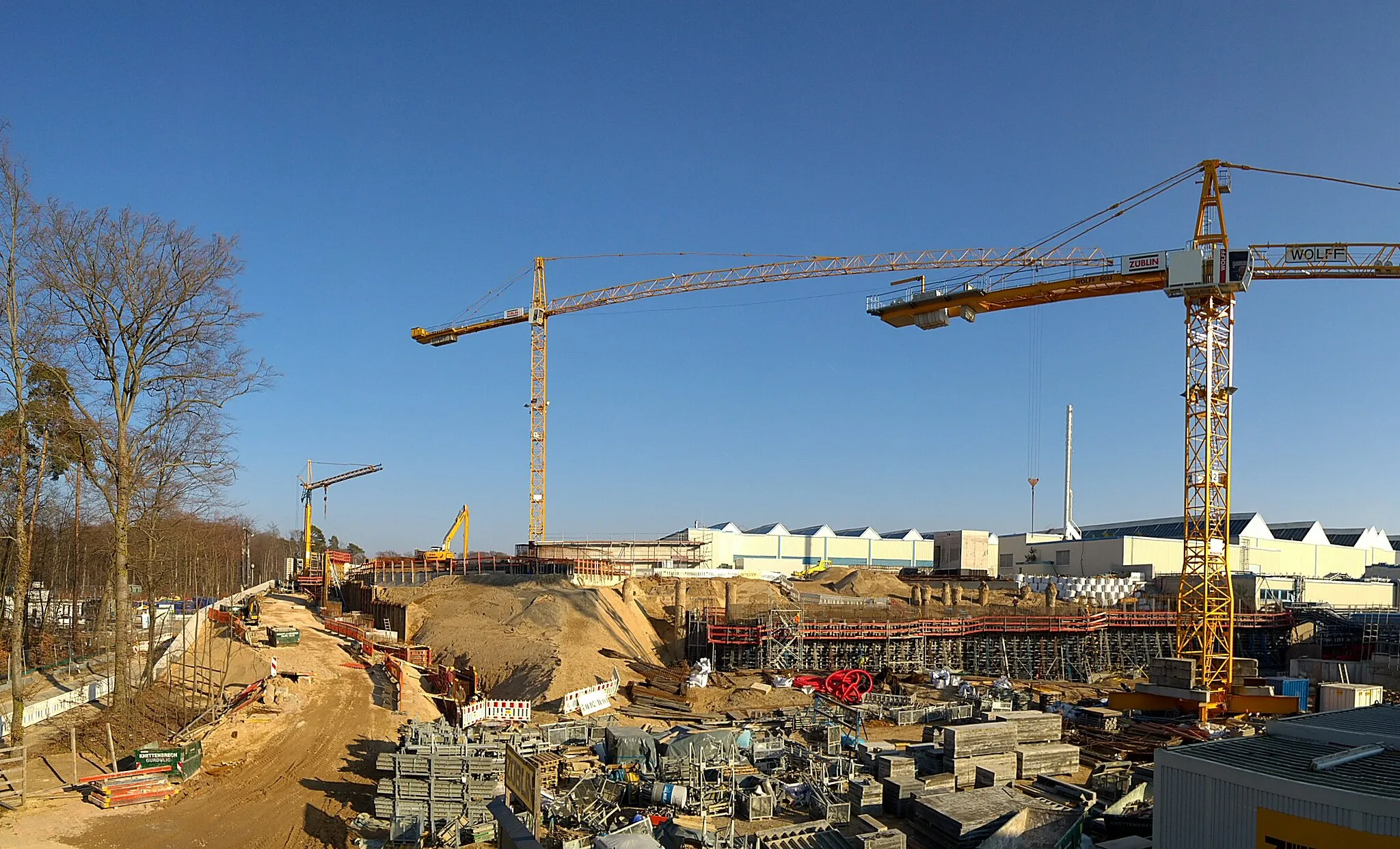 Photo showing: FAIR Baustelle Ende Februar 2018: Baubeginn am p-Linac Gebäude (Protonenerzeugung) und Übergang GSI->FAIR (Ionentransfer)