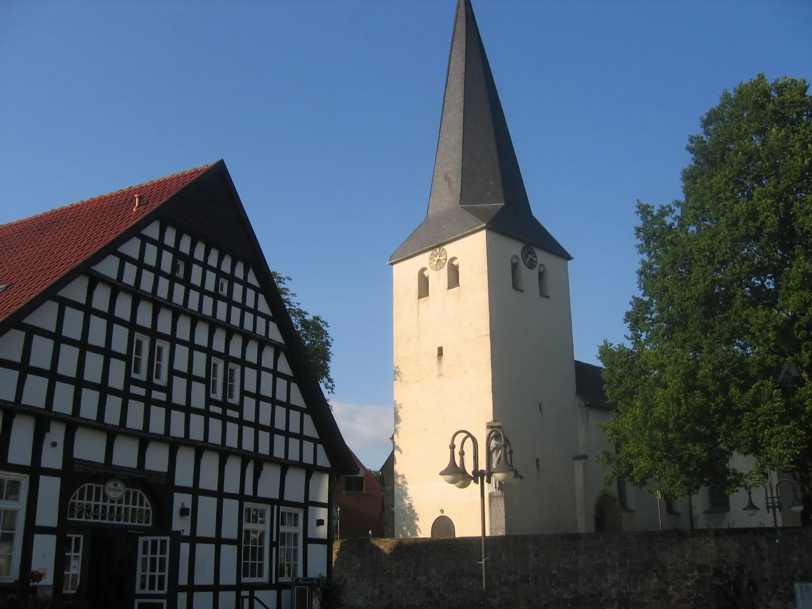 Photo showing: St. Lawrence in Bünde, District of  Herford, North Rhine-Westphalia, Germany.