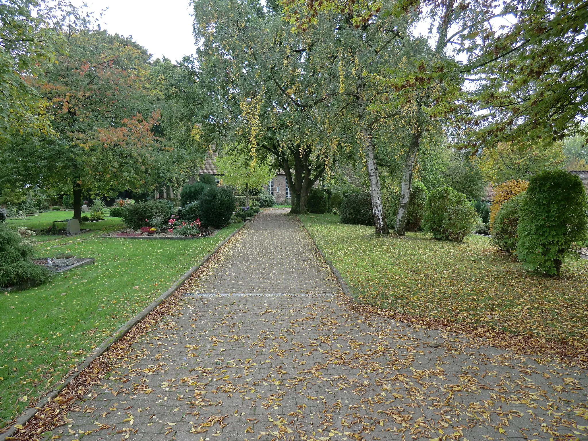 Photo showing: Friedhof Oetinghausen Milchstraße / Kreuzstraße