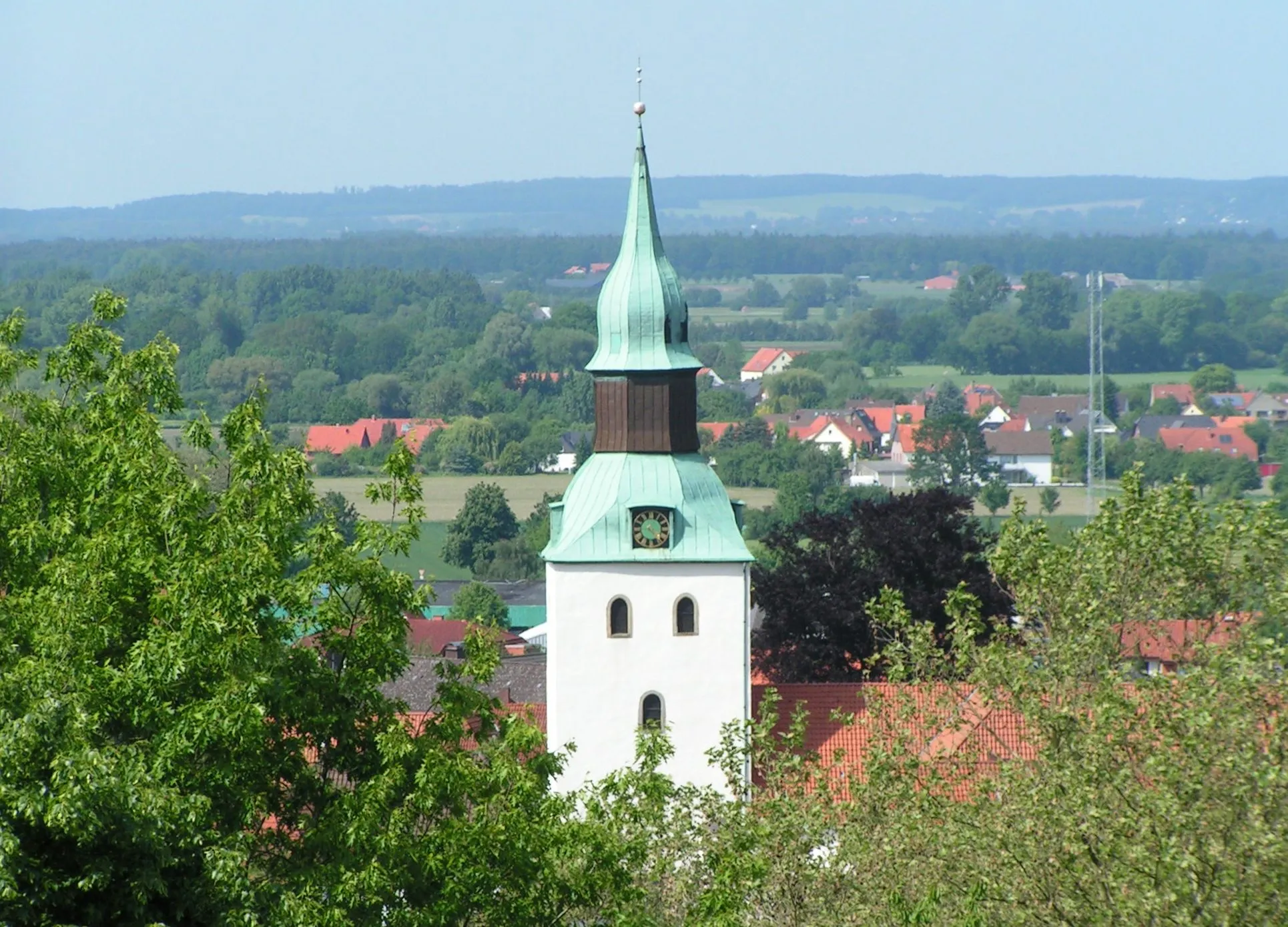 Photo showing: Blick über Bad Essen. Im Hintergrund der Stemweder Berg