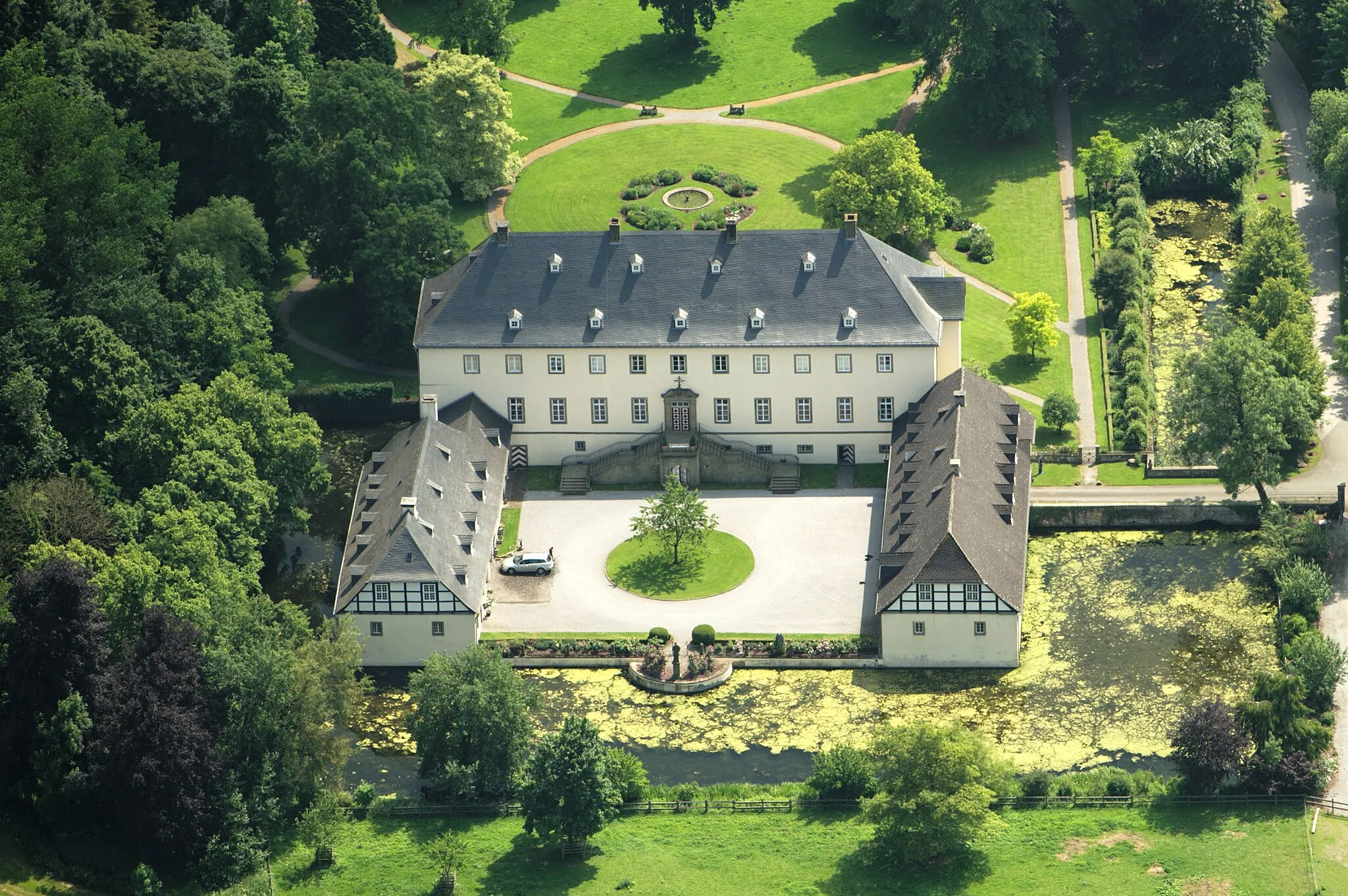 Photo showing: Fotoflug Sauerland-Ost Schloss Alme aus nördlicher Richtung in Brilon-Alme

The production, editing or release of this file was supported by the Community-Budget of Wikimedia Deutschland.
To see other files made with the support of Wikimedia Deutschland, please see the category Supported by Wikimedia Deutschland.
العربية ∙ বাংলা ∙ Deutsch ∙ English ∙ Esperanto ∙ français ∙ magyar ∙ Bahasa Indonesia ∙ italiano ∙ 日本語 ∙ македонски ∙ മലയാളം ∙ Bahasa Melayu ∙ Nederlands ∙ português ∙ русский ∙ svenska ∙ українська ∙ +/−