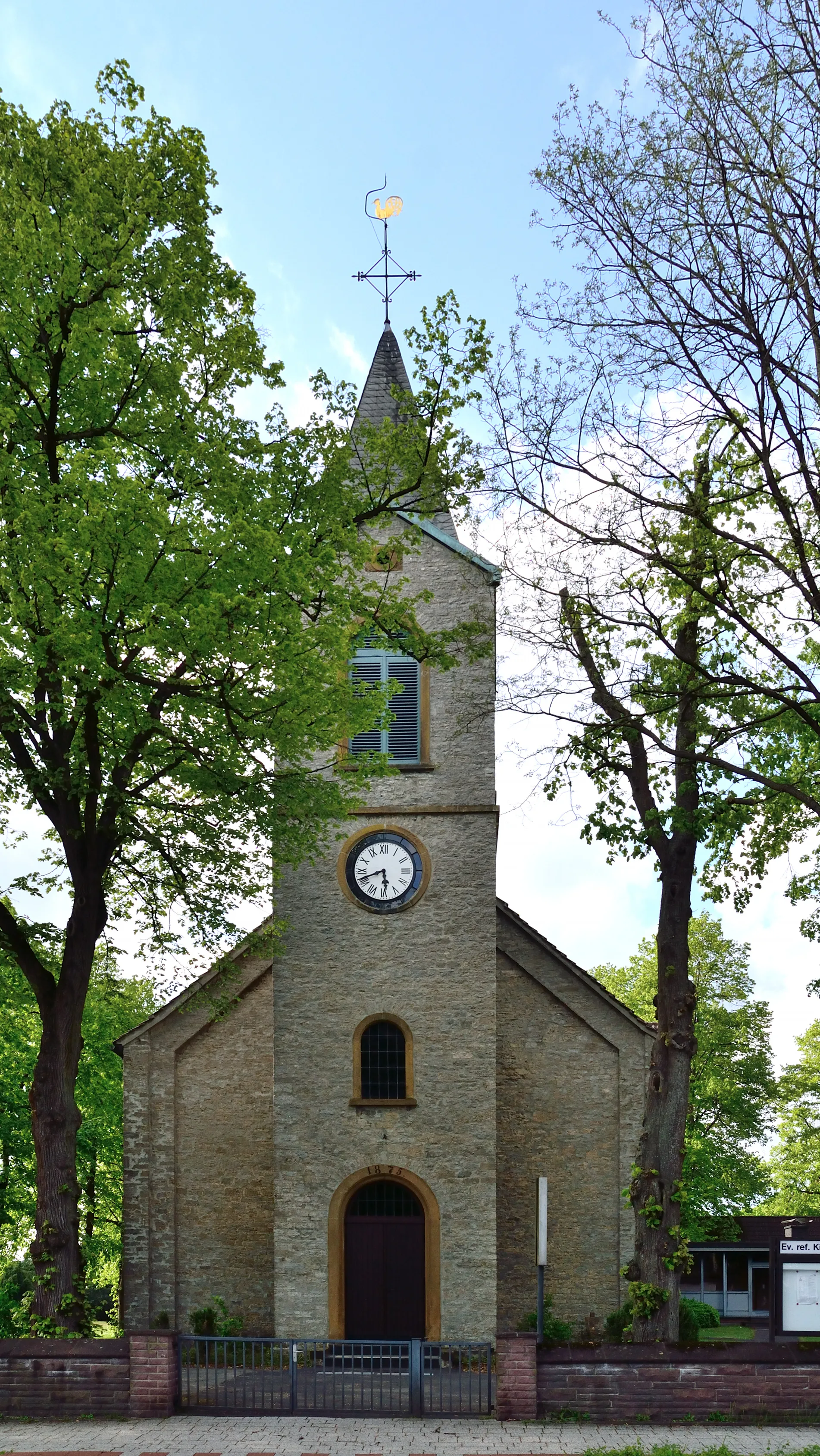 Photo showing: This is a photograph of an architectural monument. It is on the list of cultural monuments of Augustdorf, no. 2.
Evangelische Kirche Augustdorf