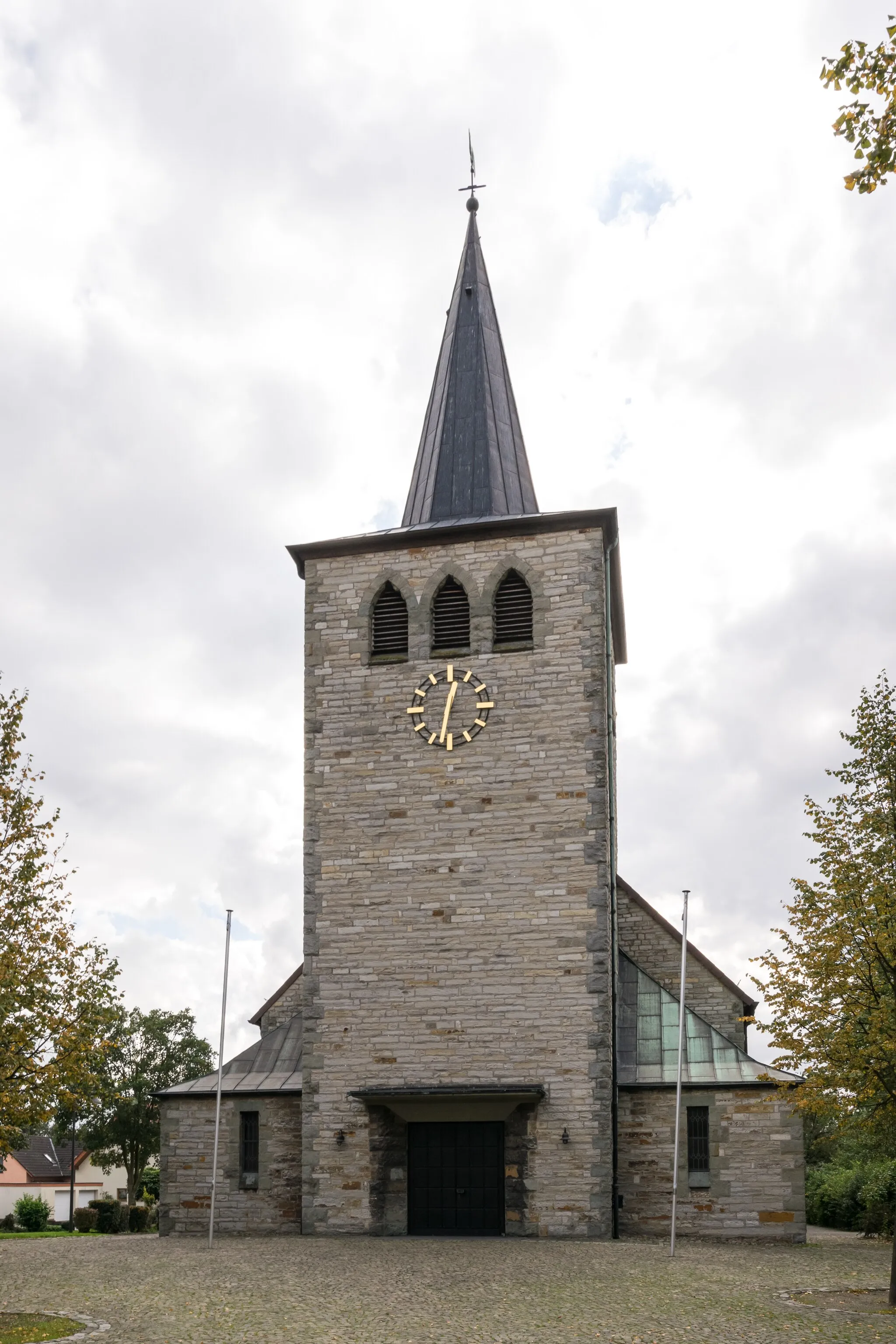 Photo showing: Katholische Pfarrkirche St. Alexius in Paderborn-Benhausen